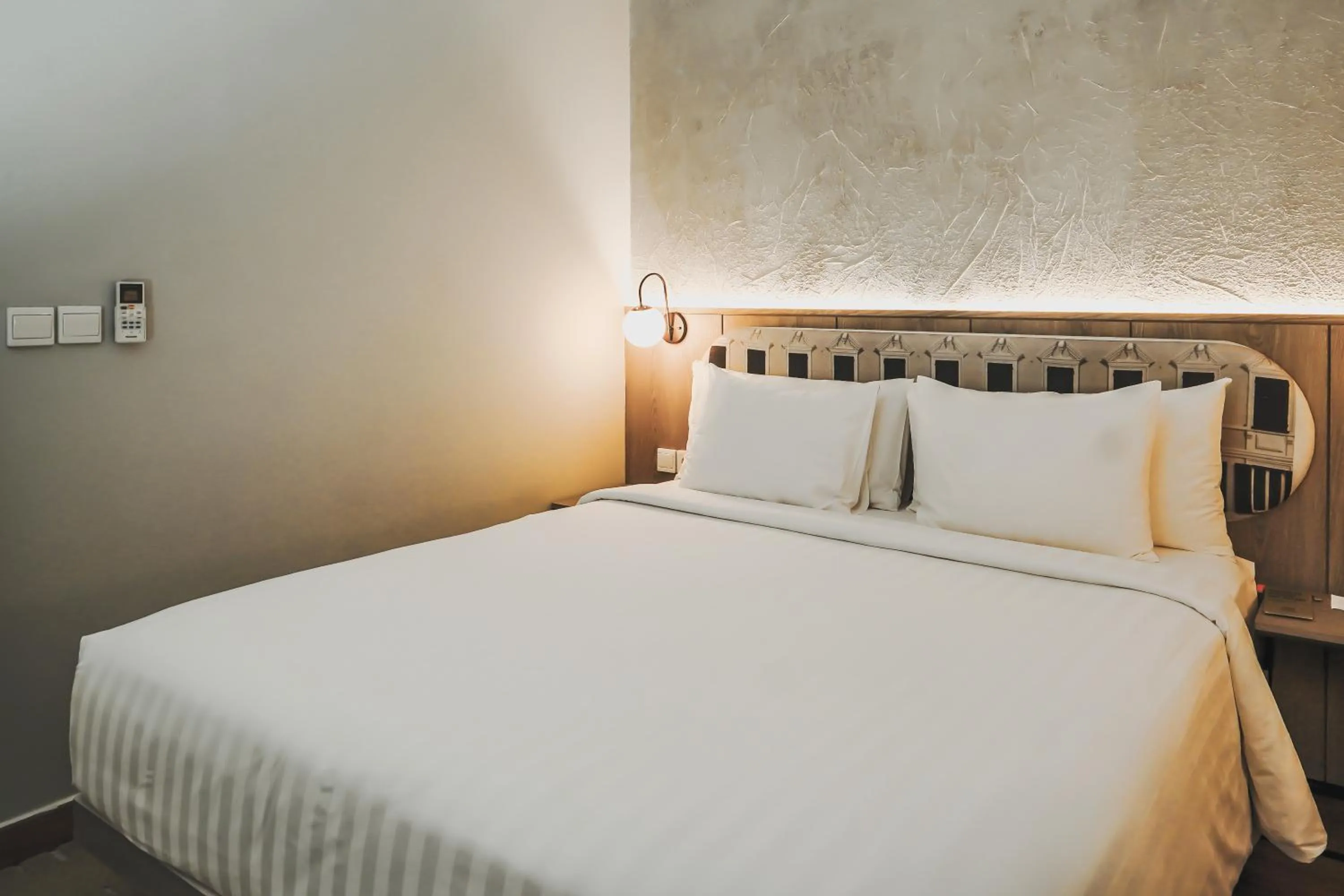 Bedroom, Bed in PULANG ke UTTARA