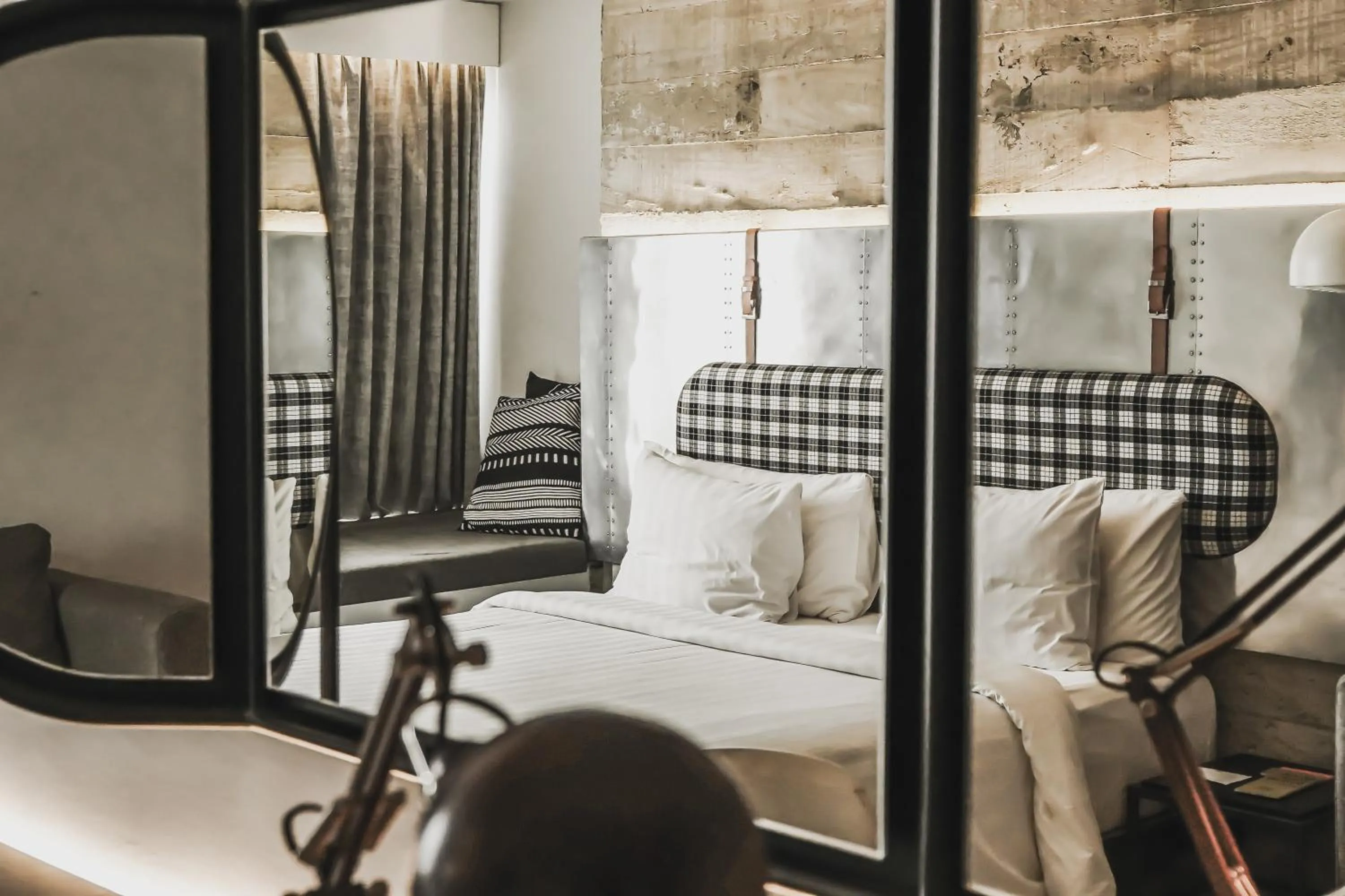 Bedroom, Bed in PULANG ke UTTARA