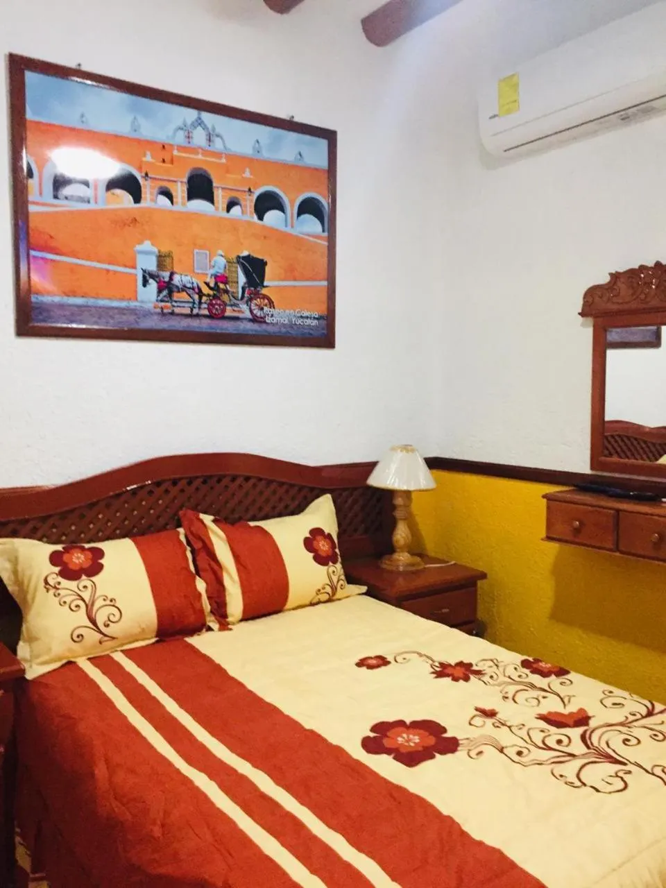 Bathroom, Bed in Casa Palagui Colonial