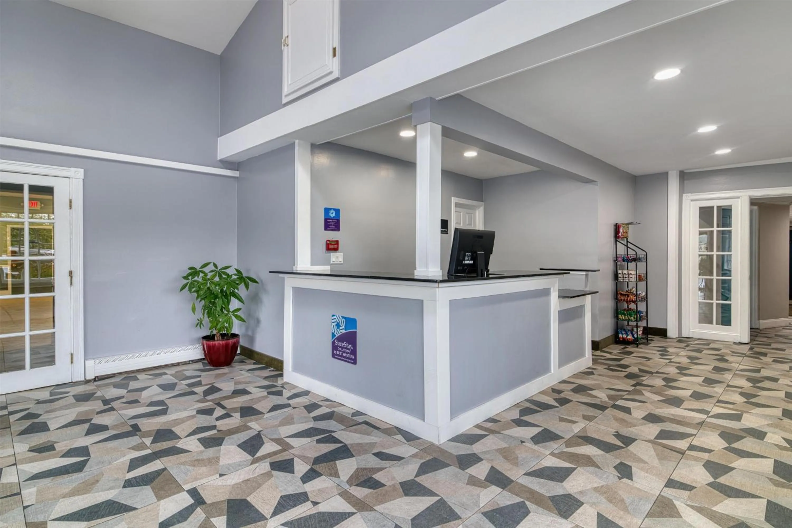 Lobby or reception in Yankee Clipper Inn, SureStay Collection by Best Western