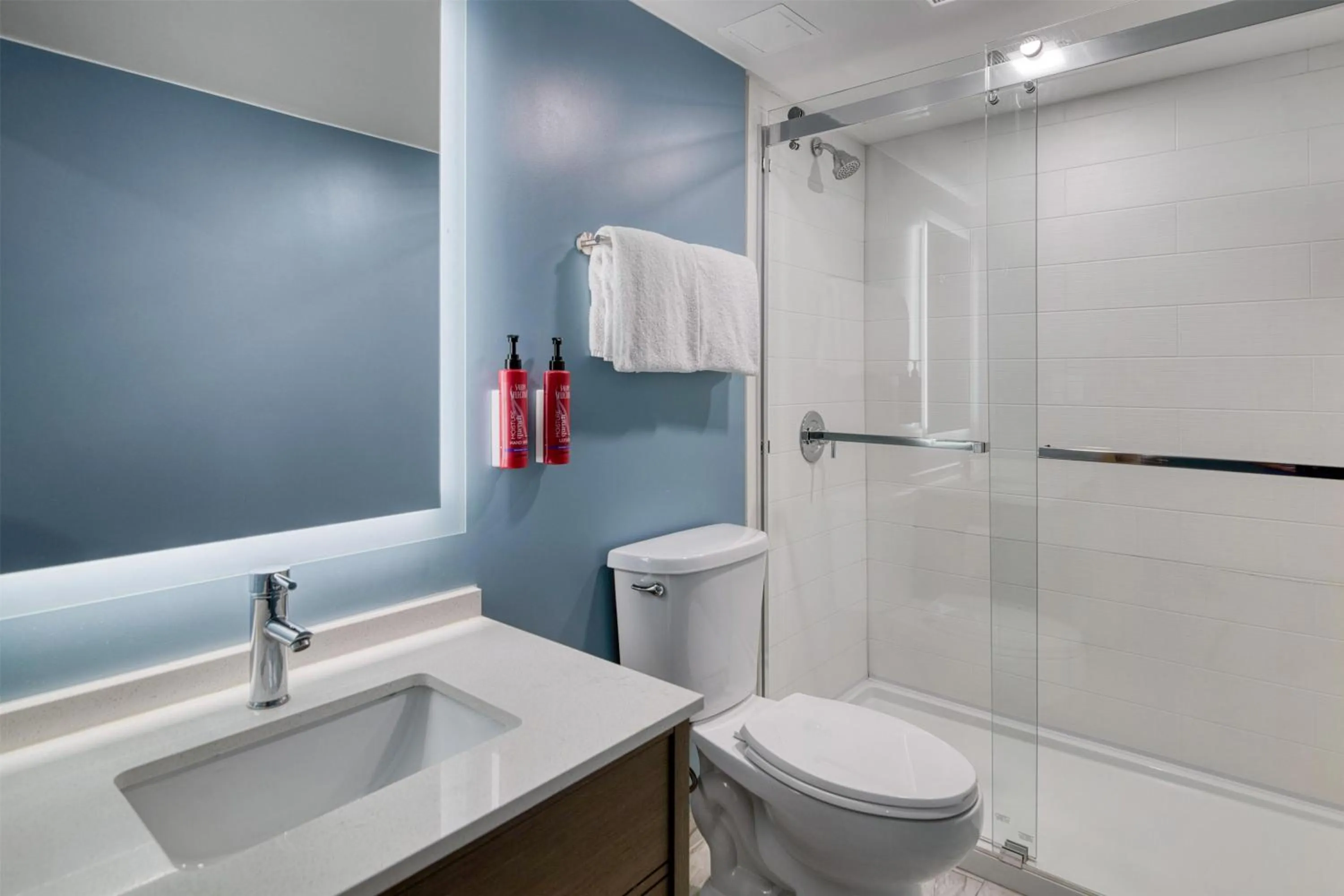 Bathroom in Yankee Clipper Inn, SureStay Collection by Best Western