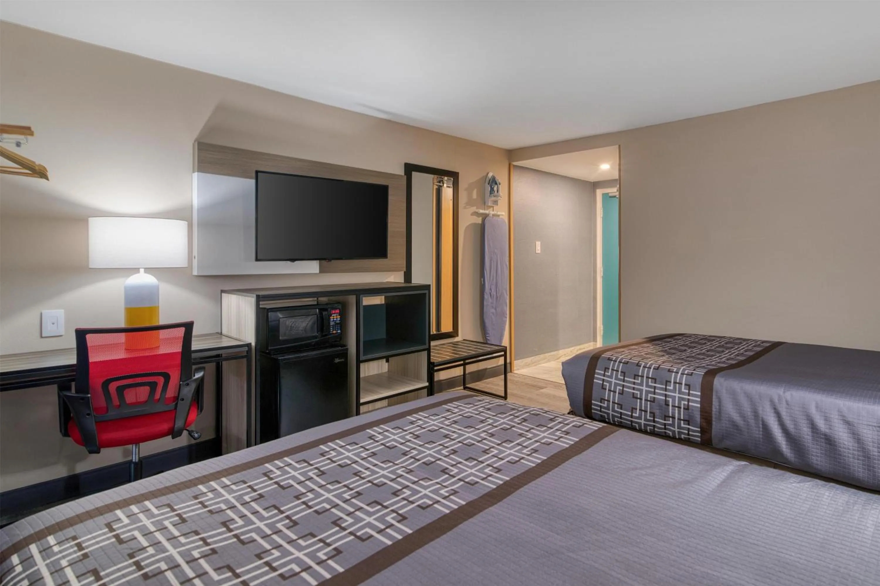 Bedroom, Bed in Yankee Clipper Inn, SureStay Collection by Best Western