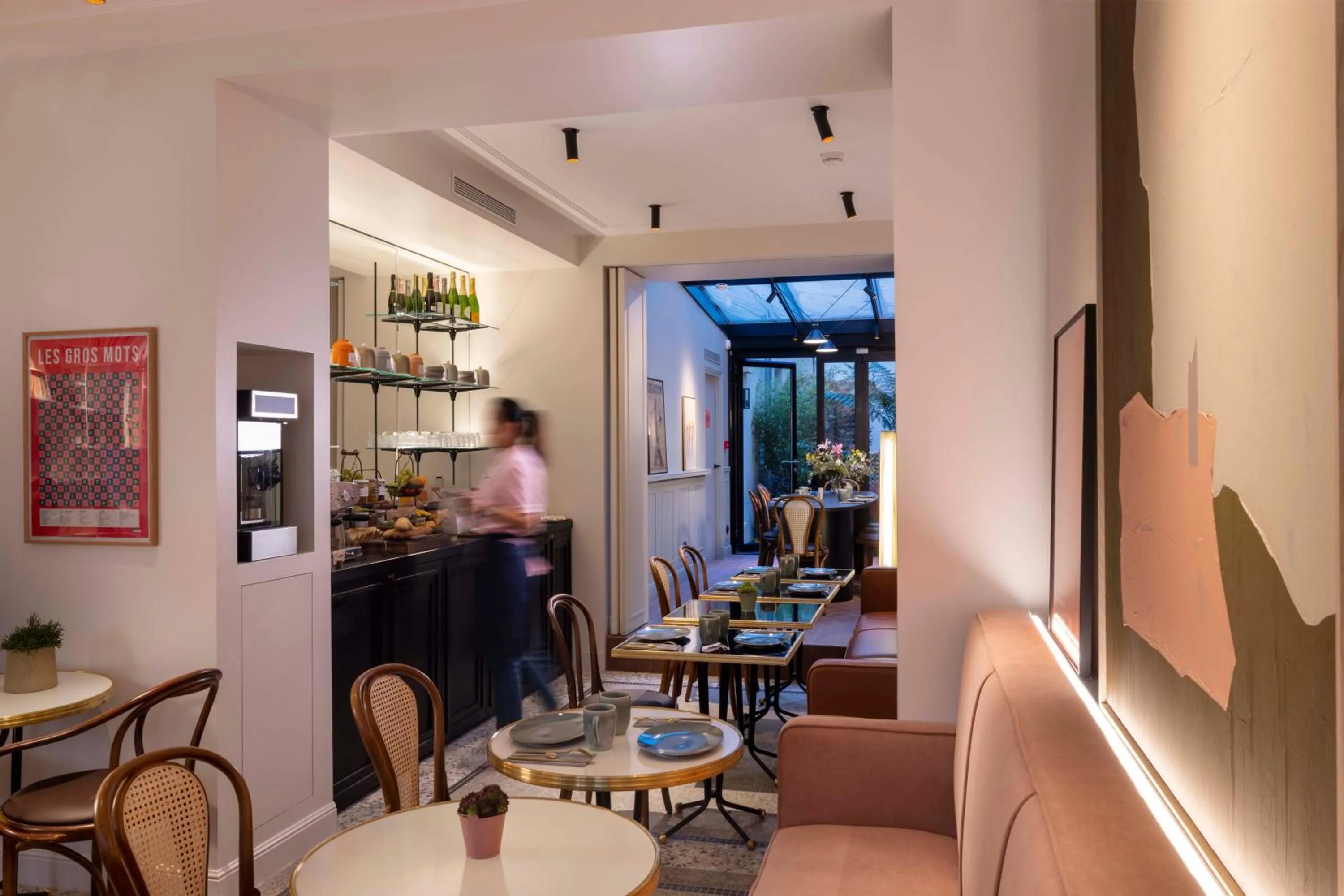 Lounge or bar in Dadou Paris