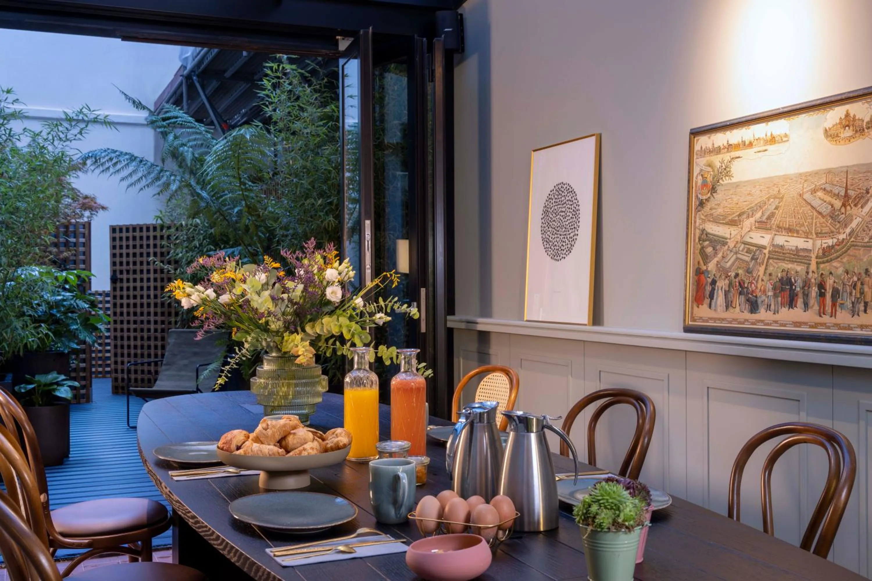 Seating area in Dadou Paris