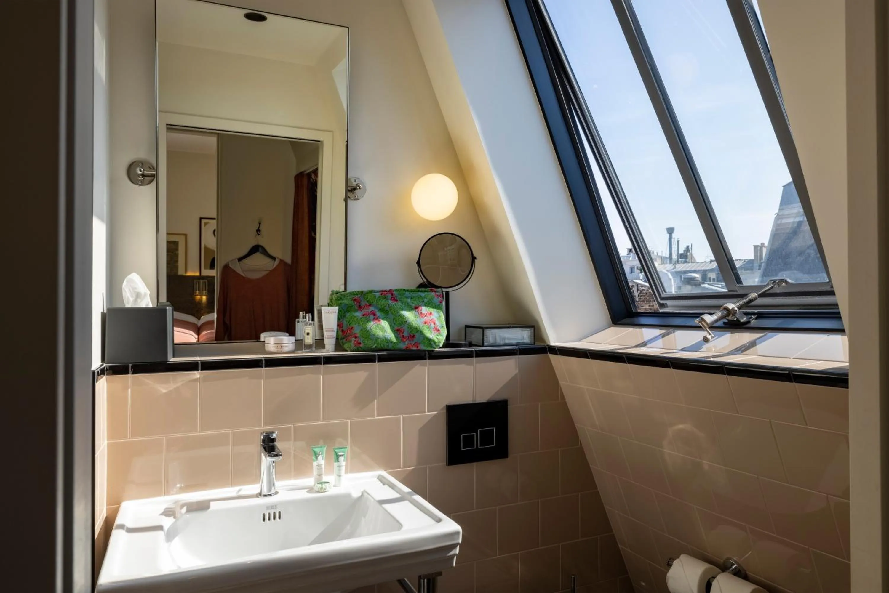 Shower in Dadou Paris