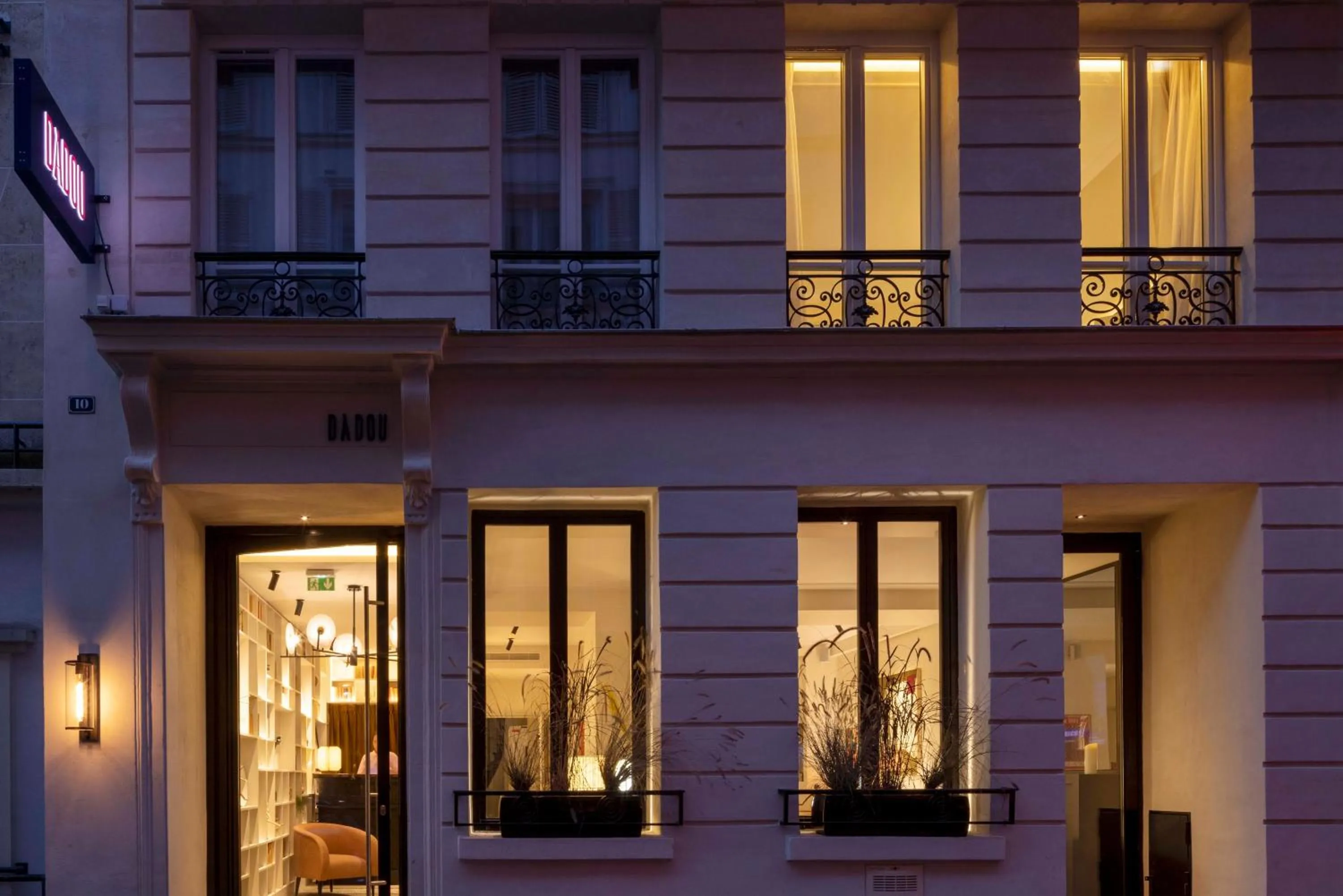 Property building in Dadou Paris