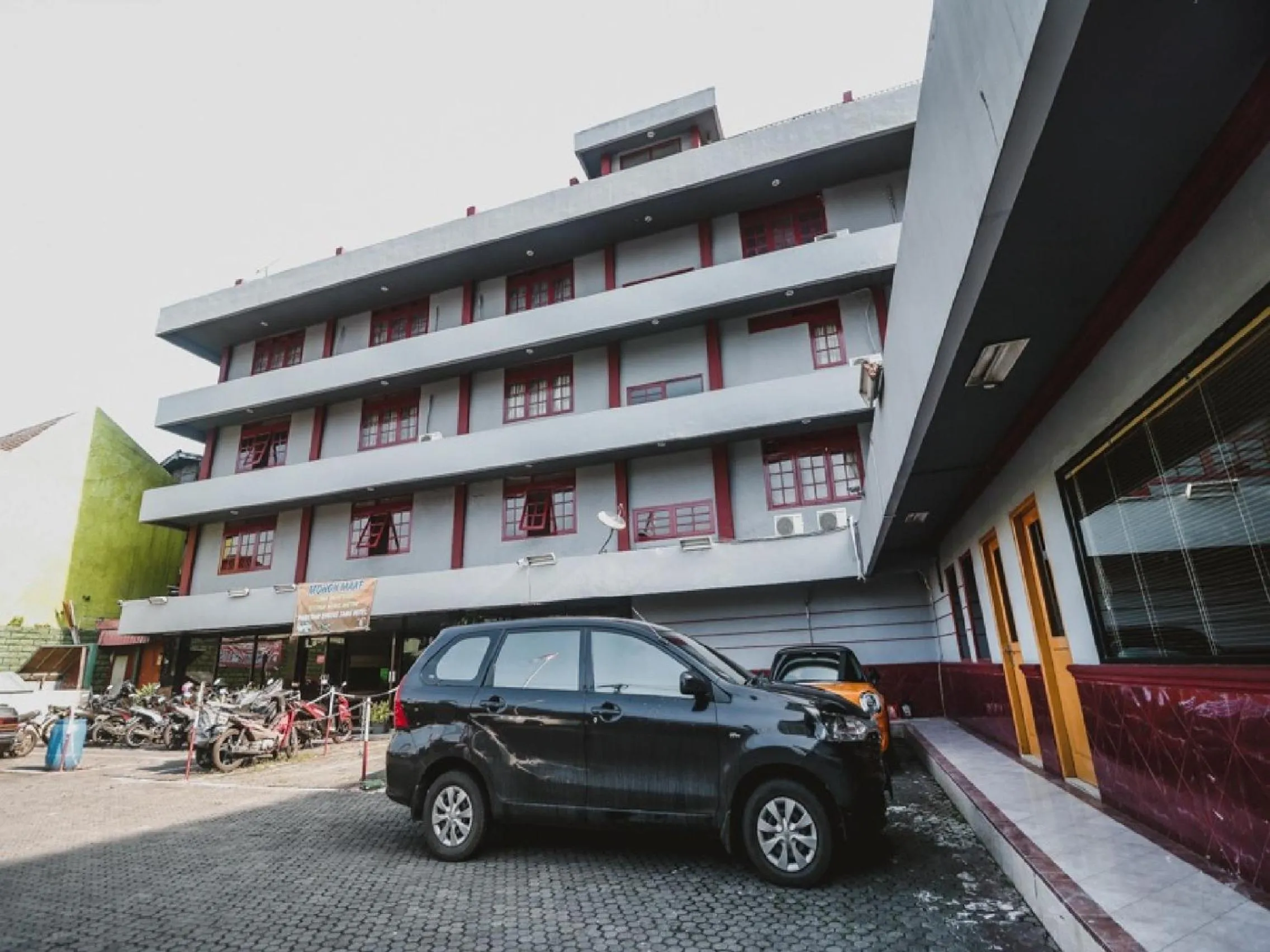 Property building in RedDoorz Plus near RSCM Jakarta