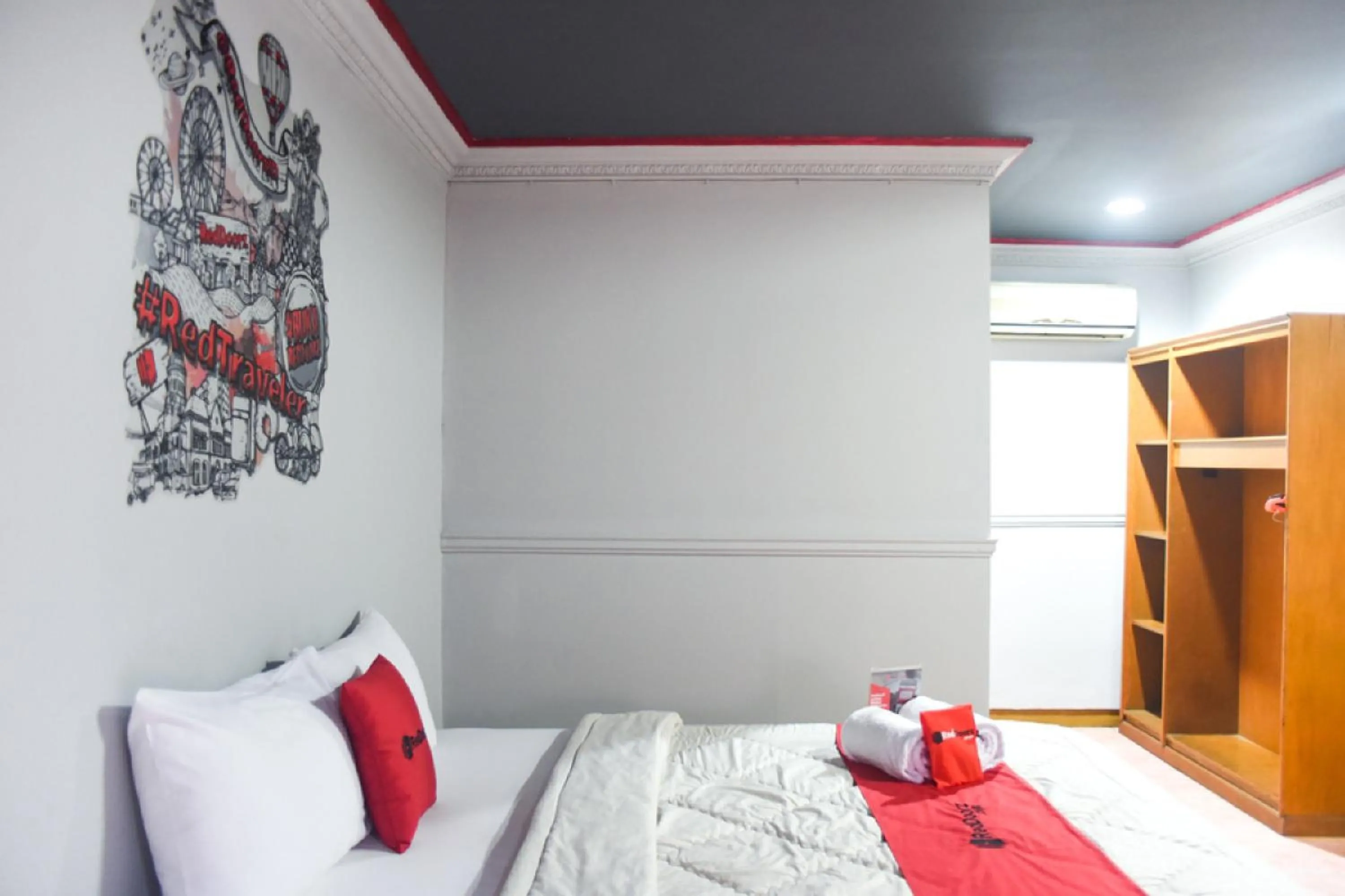 Bed in RedDoorz Plus near RSCM Jakarta