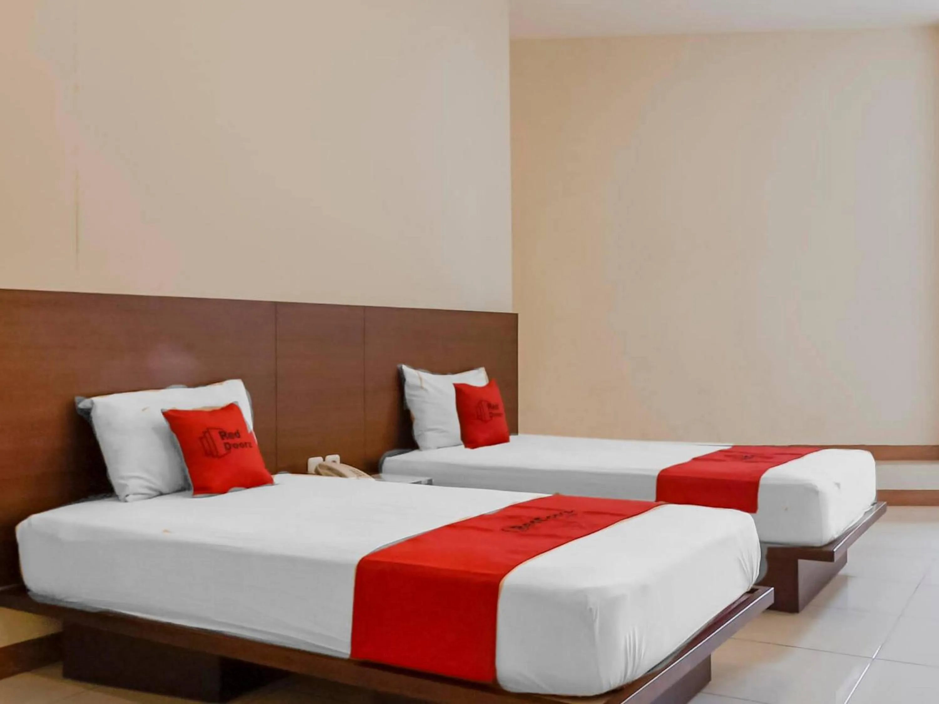 Bedroom, Bed in RedDoorz Plus at Karebosi Area 2 Makassar