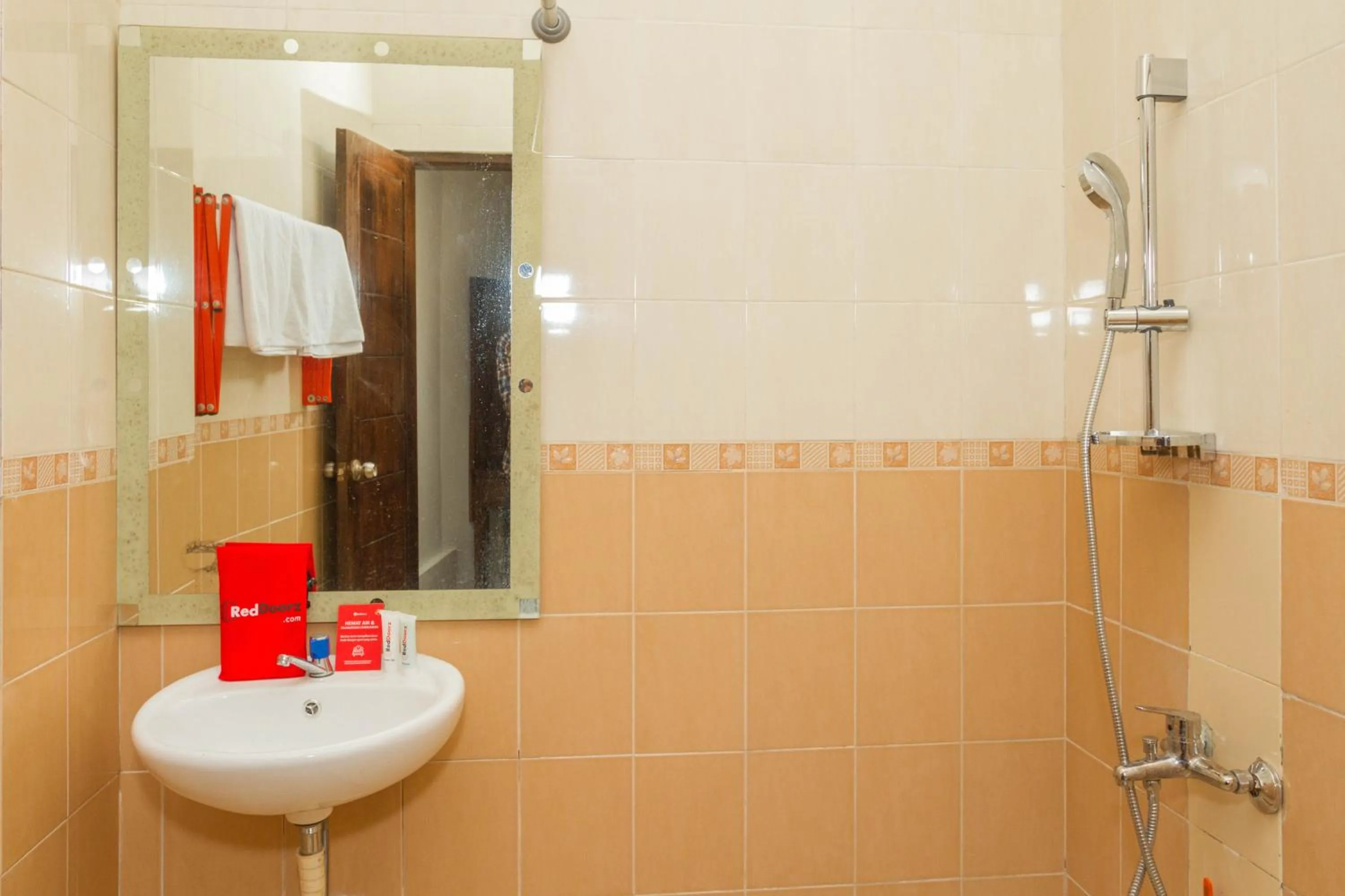 Bathroom in RedDoorz near Jatinangor Town Square