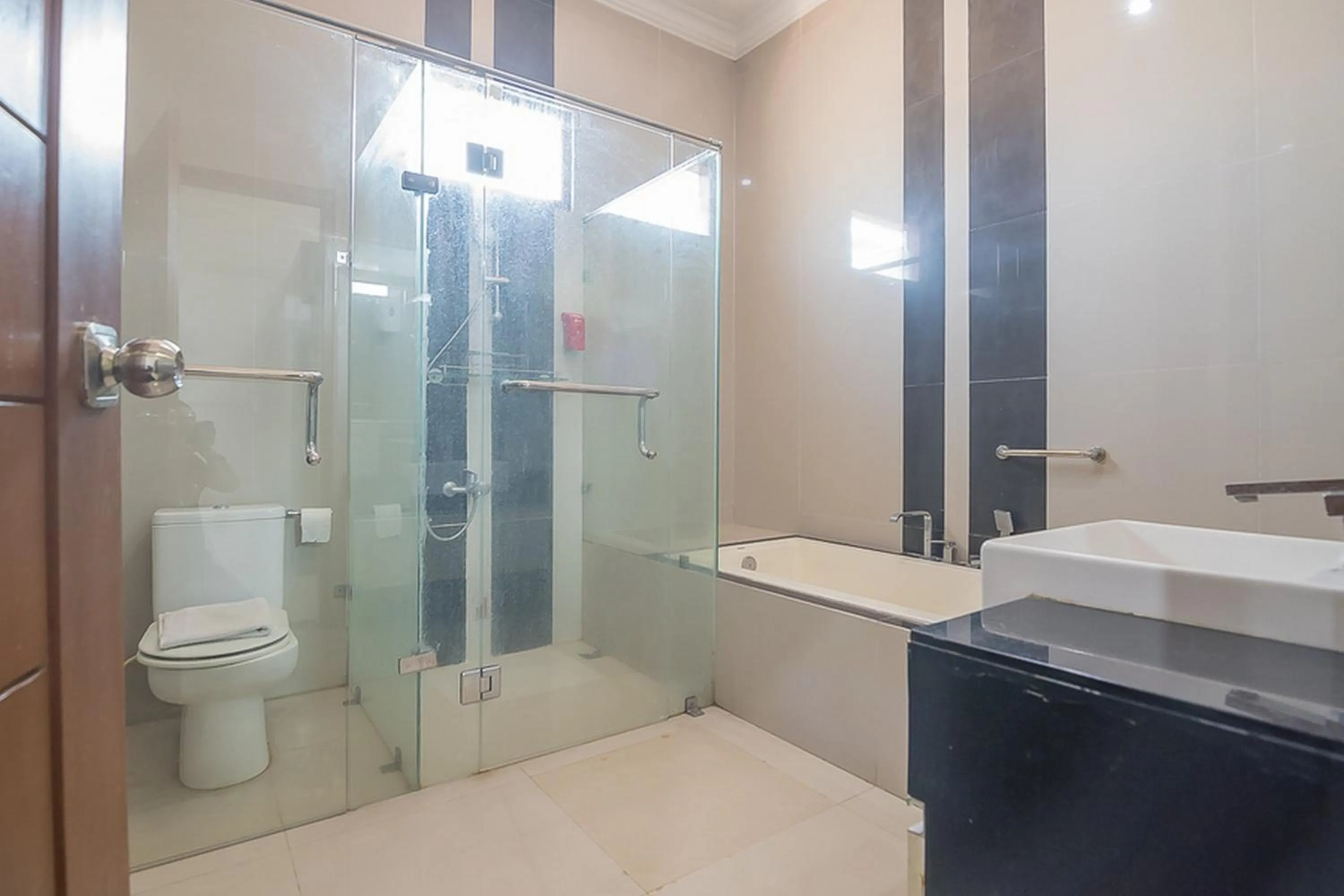 Bathroom in RedDoorz near Jatinangor Town Square