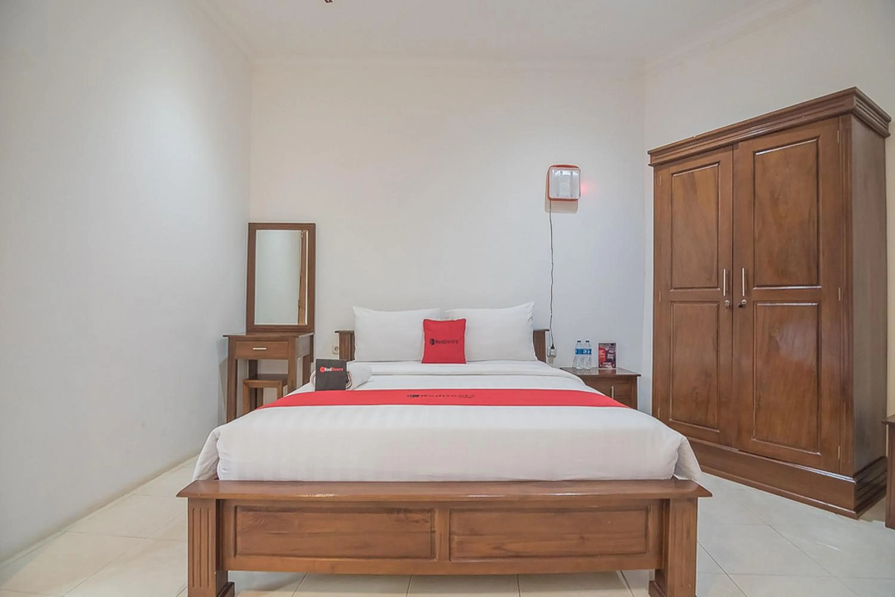 Bed in RedDoorz near Jatinangor Town Square
