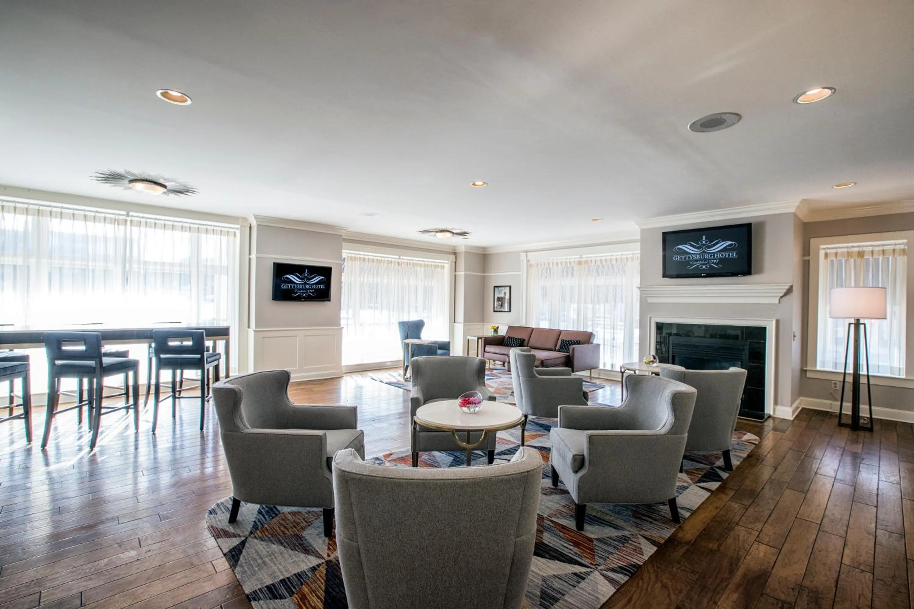 Communal lounge/ TV room in Hotel Gettysburg