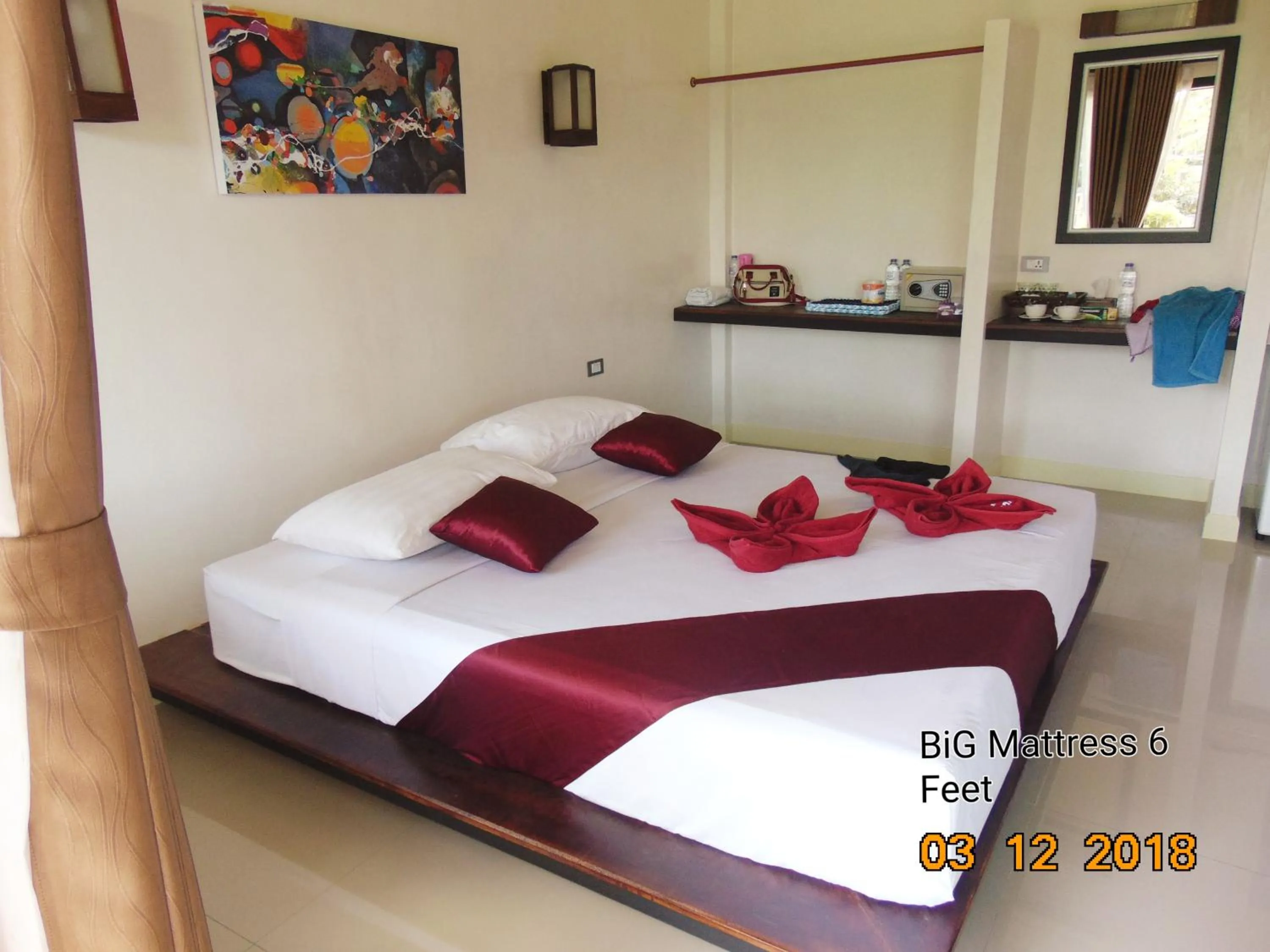 Bed in Lanta Amara Resort