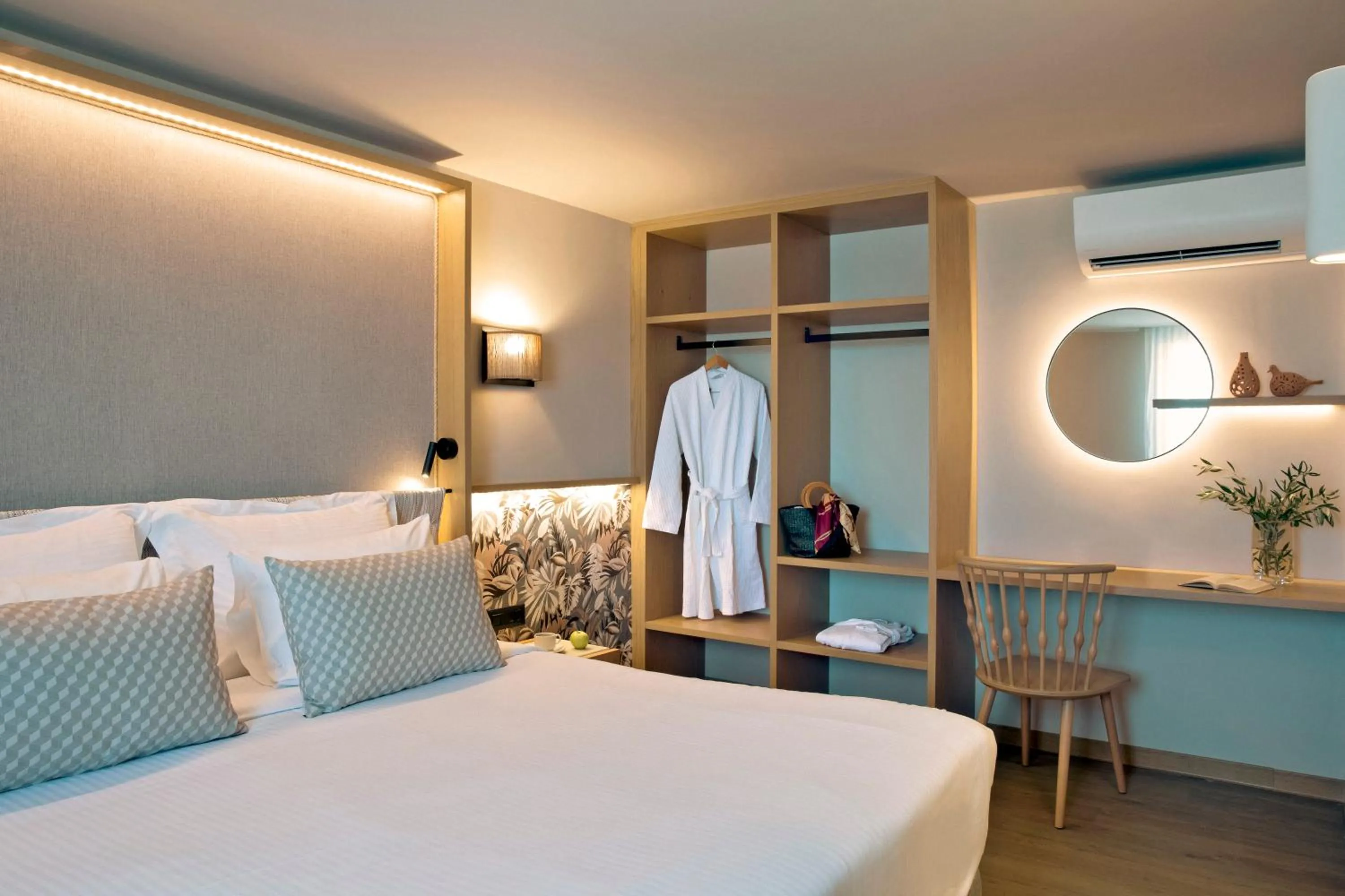 Bed in Zeus Eleva Mirabello Bay