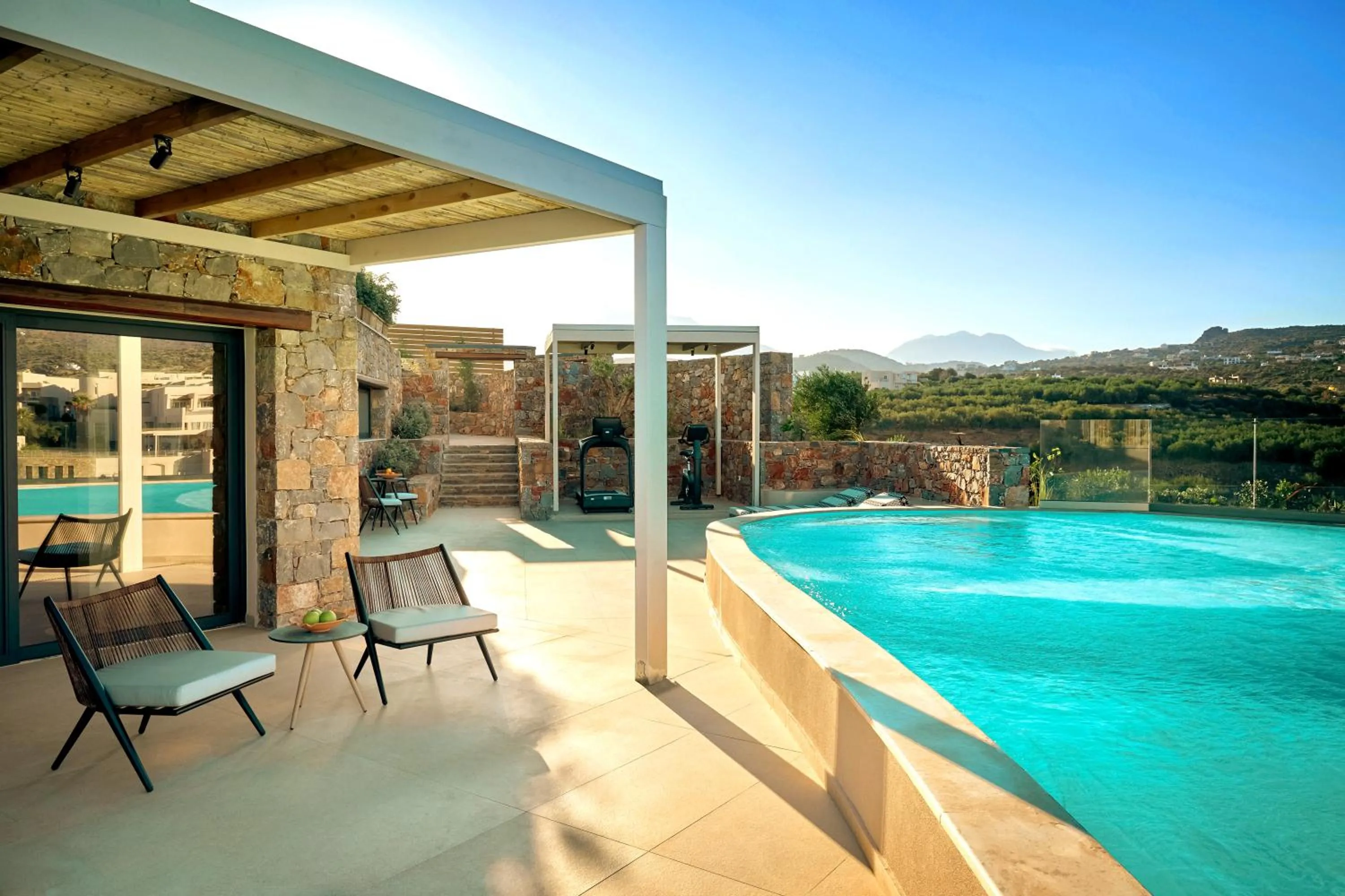 Zeus Eleva Mirabello Bay