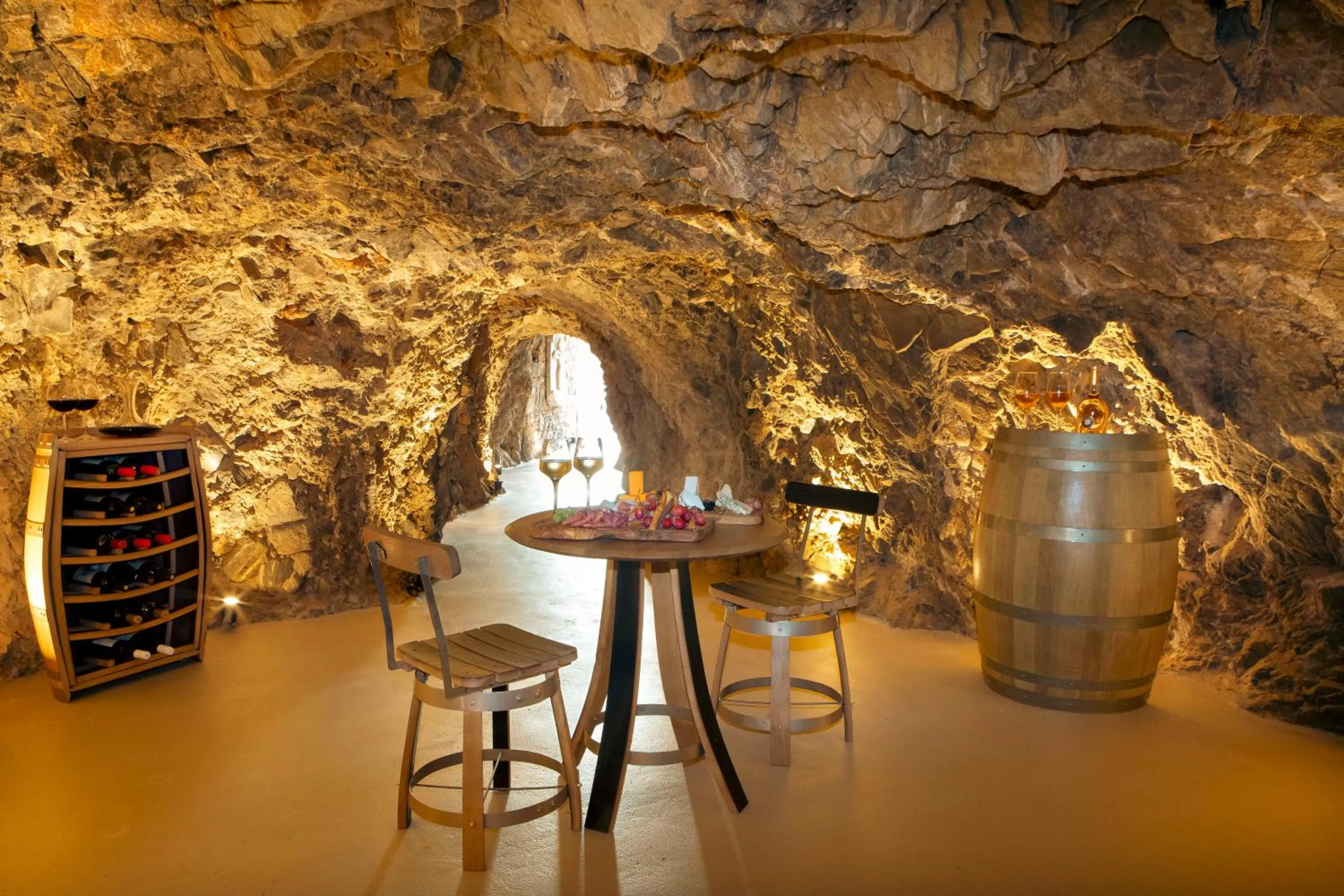 Zeus Eleva Mirabello Bay