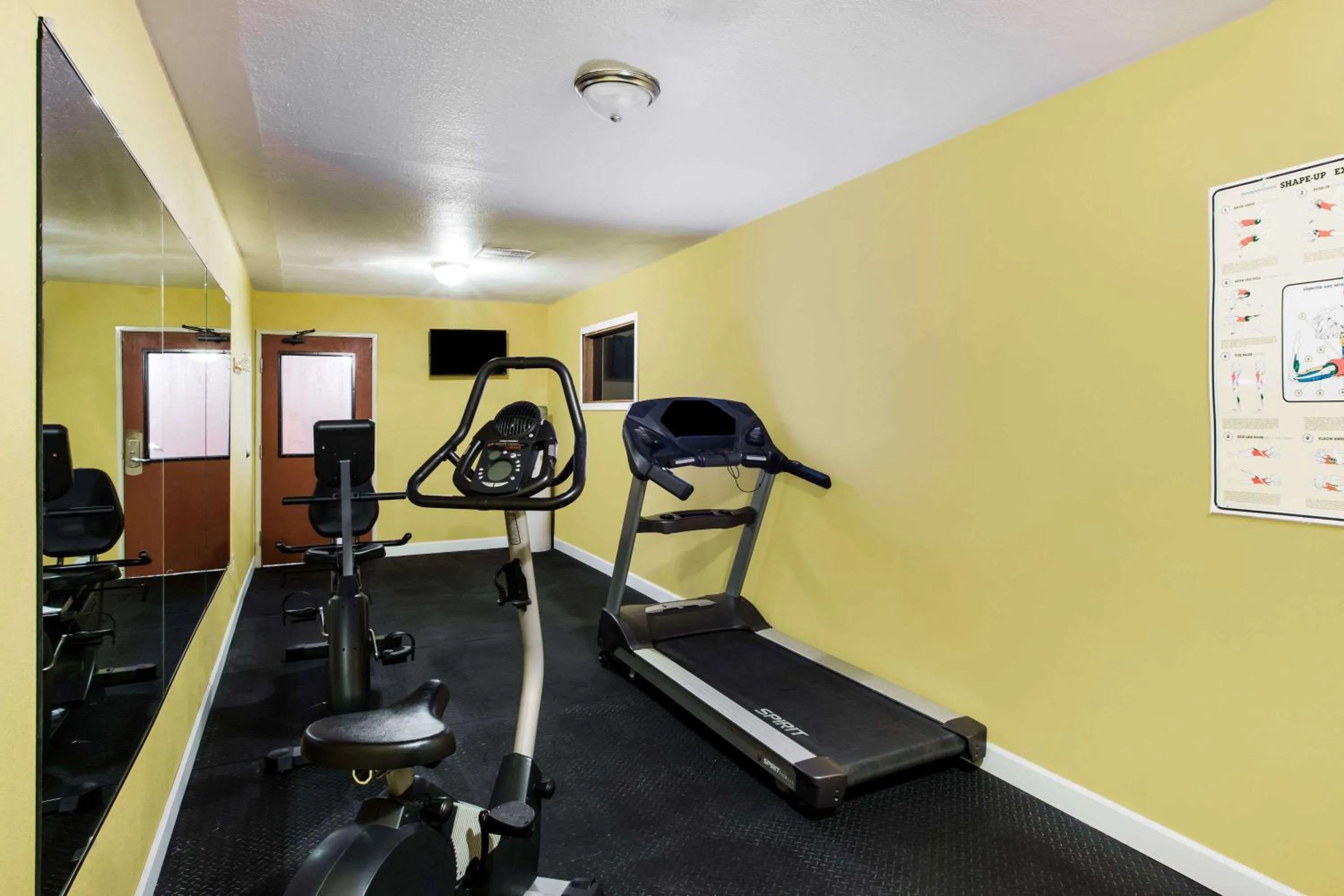Fitness centre/facilities in Ramada by Wyndham Sioux Falls