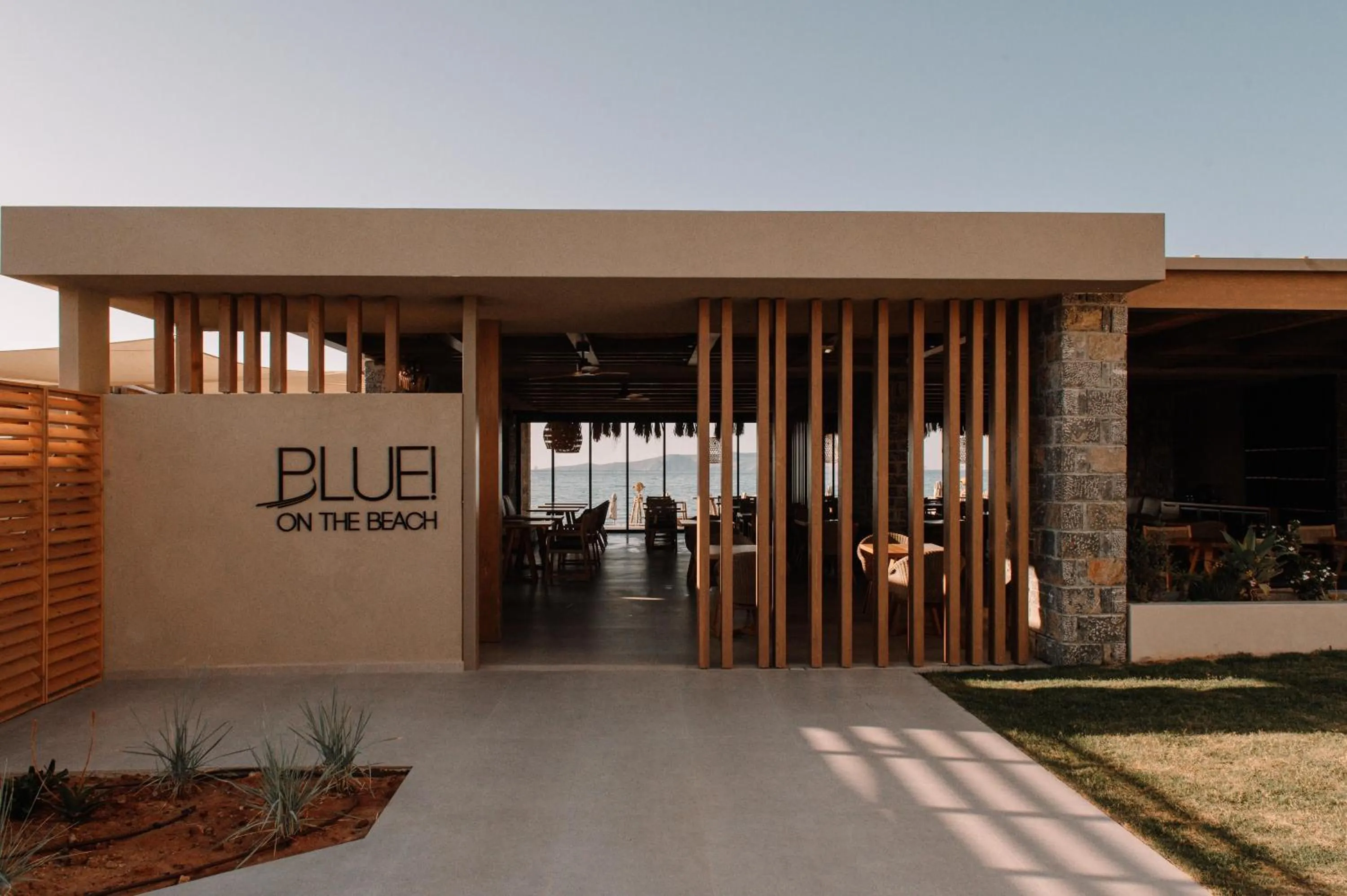 Restaurant/places to eat in Unique Blue! Resort and Villas Adults Only