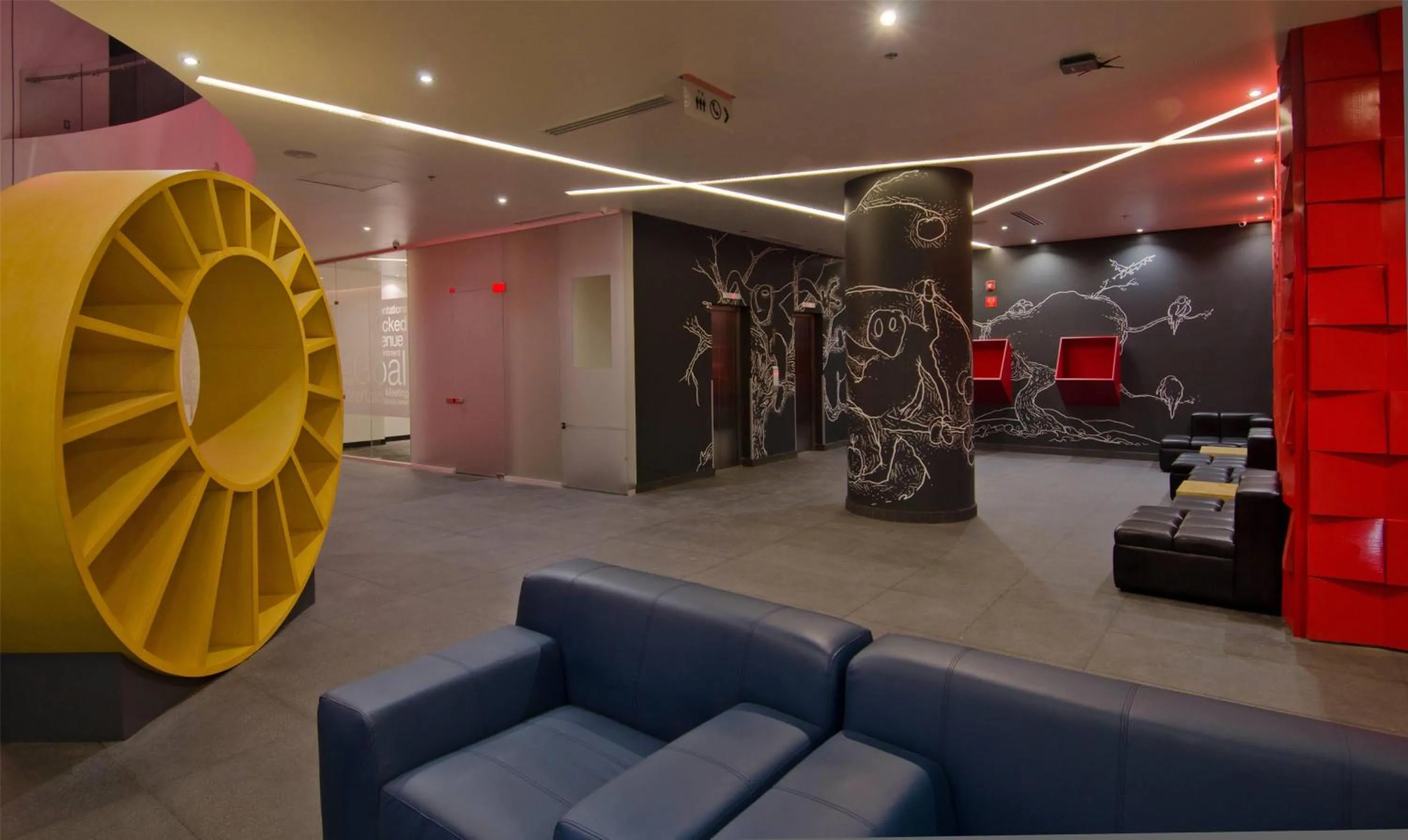 Lobby or reception in Ramada Encore by Wyndham Guadalajara Sur