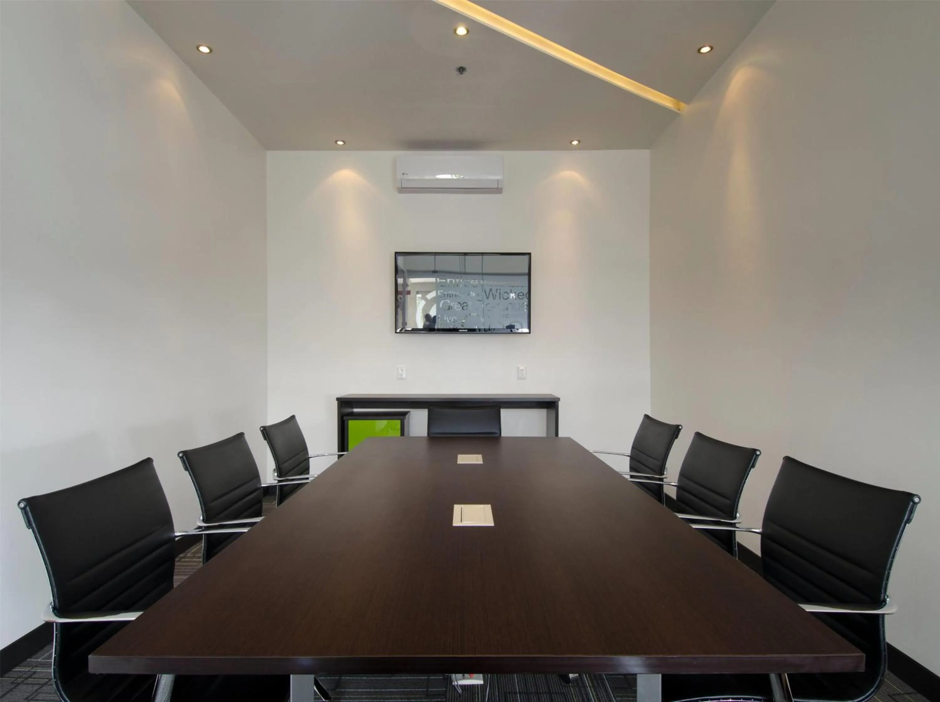 Meeting/conference room in Ramada Encore by Wyndham Guadalajara Sur