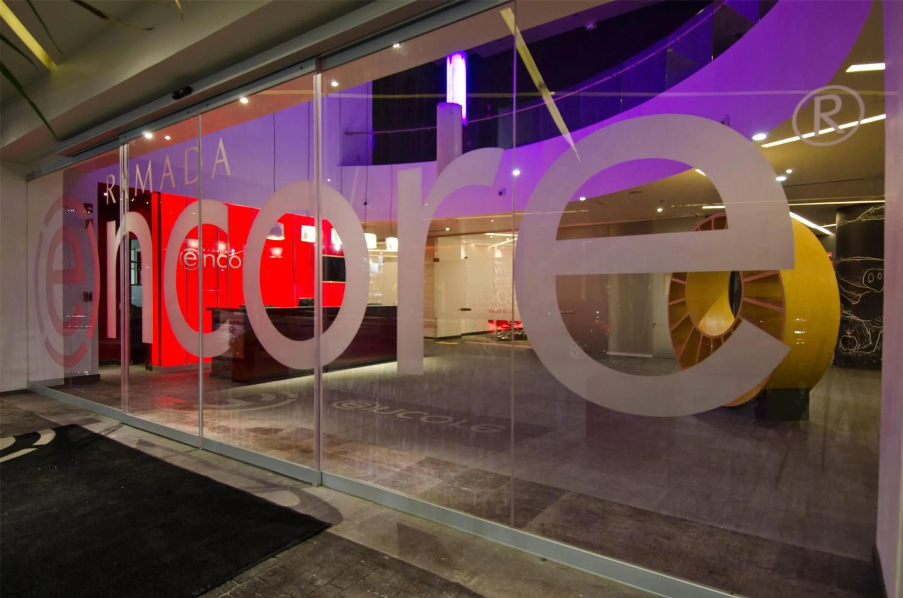 Lobby or reception in Ramada Encore by Wyndham Guadalajara Sur