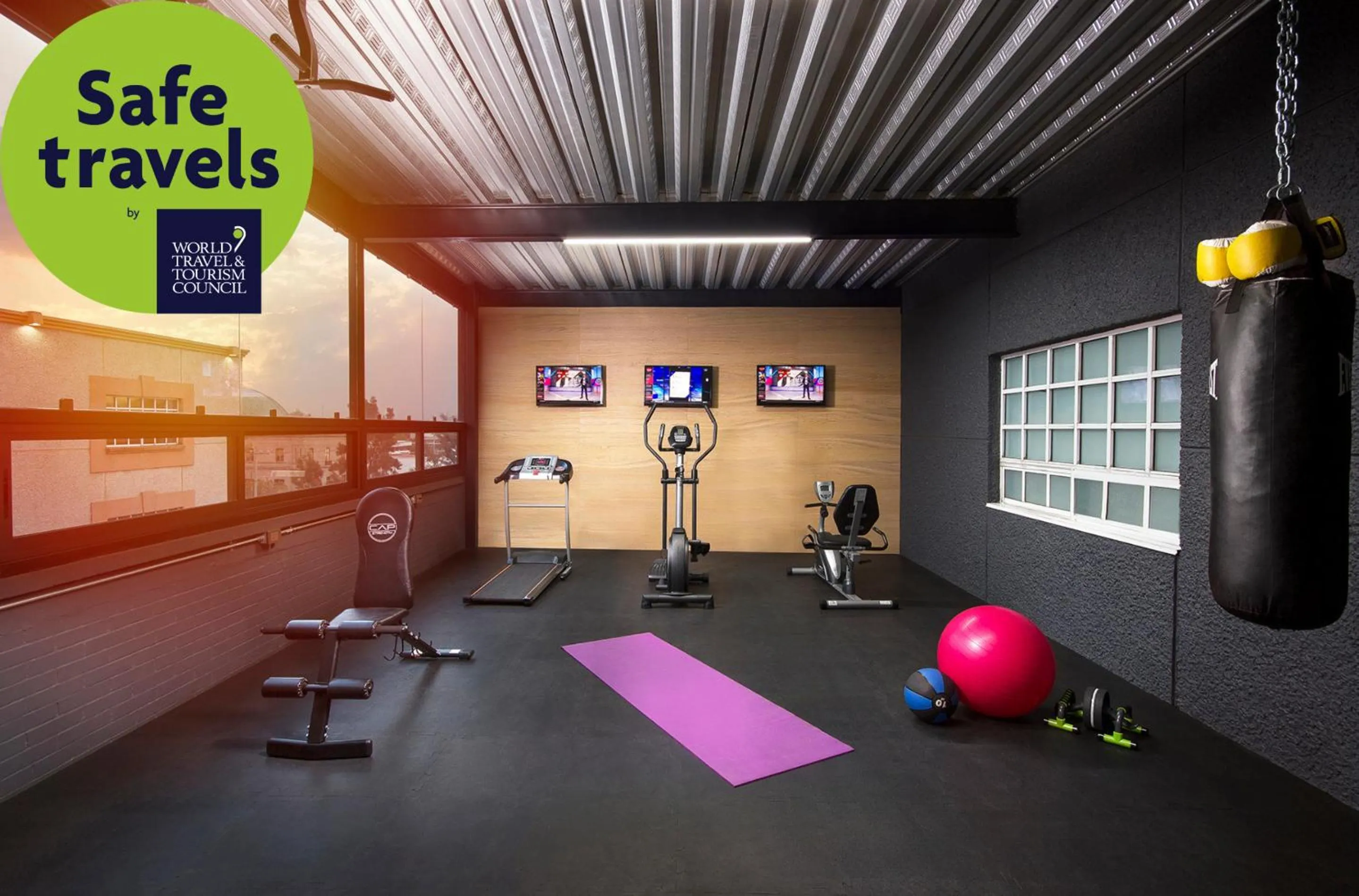 Fitness centre/facilities in Hotel MX congreso CDMX, Trademark Collection by Wyndham