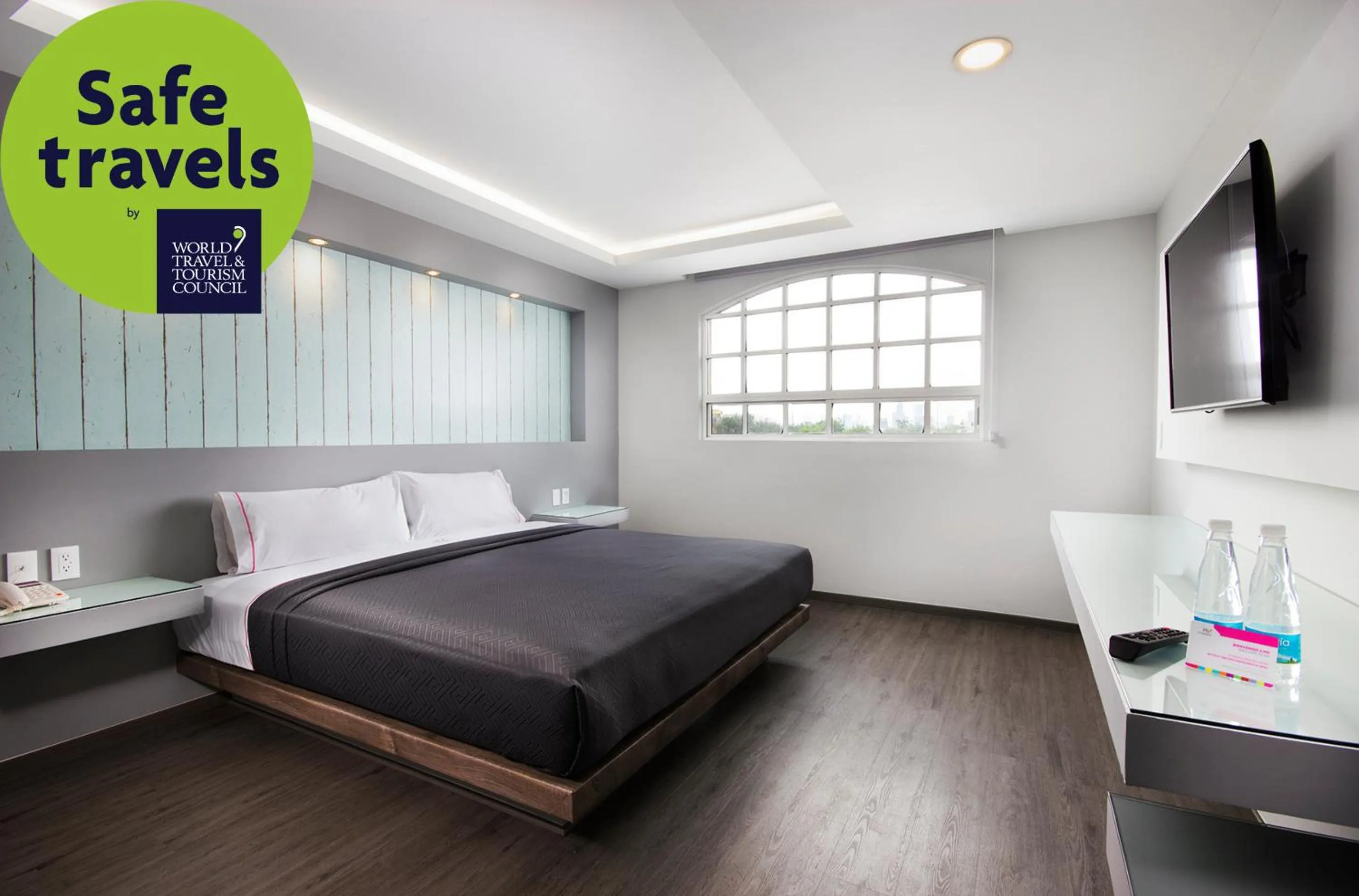 Photo of the whole room, Bed in Hotel MX congreso CDMX, Trademark Collection by Wyndham