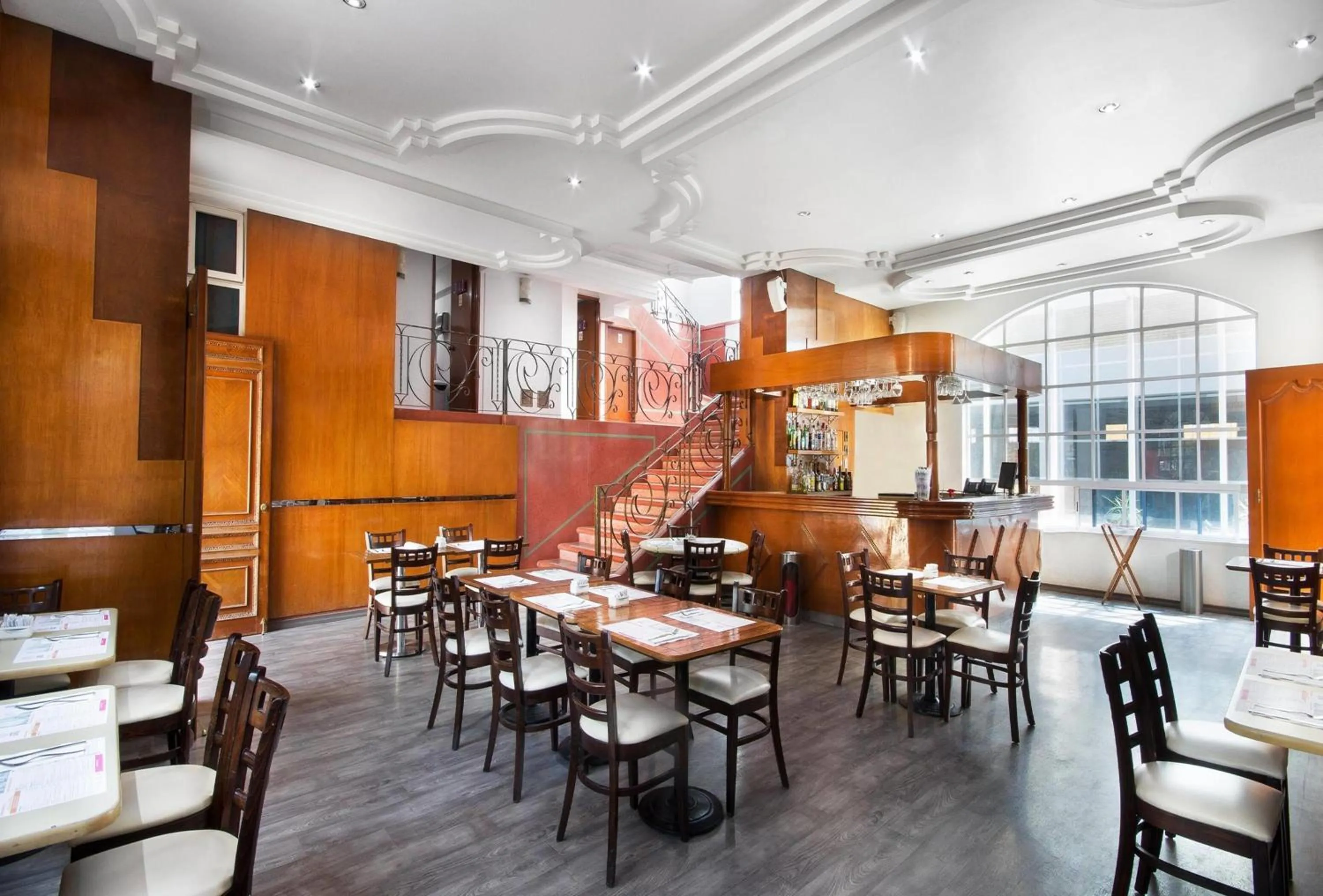 Restaurant/places to eat in Hotel MX congreso CDMX, Trademark Collection by Wyndham