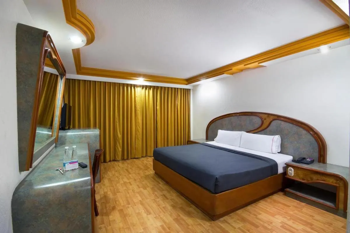 Bed in Hotel MX congreso CDMX, Trademark Collection by Wyndham