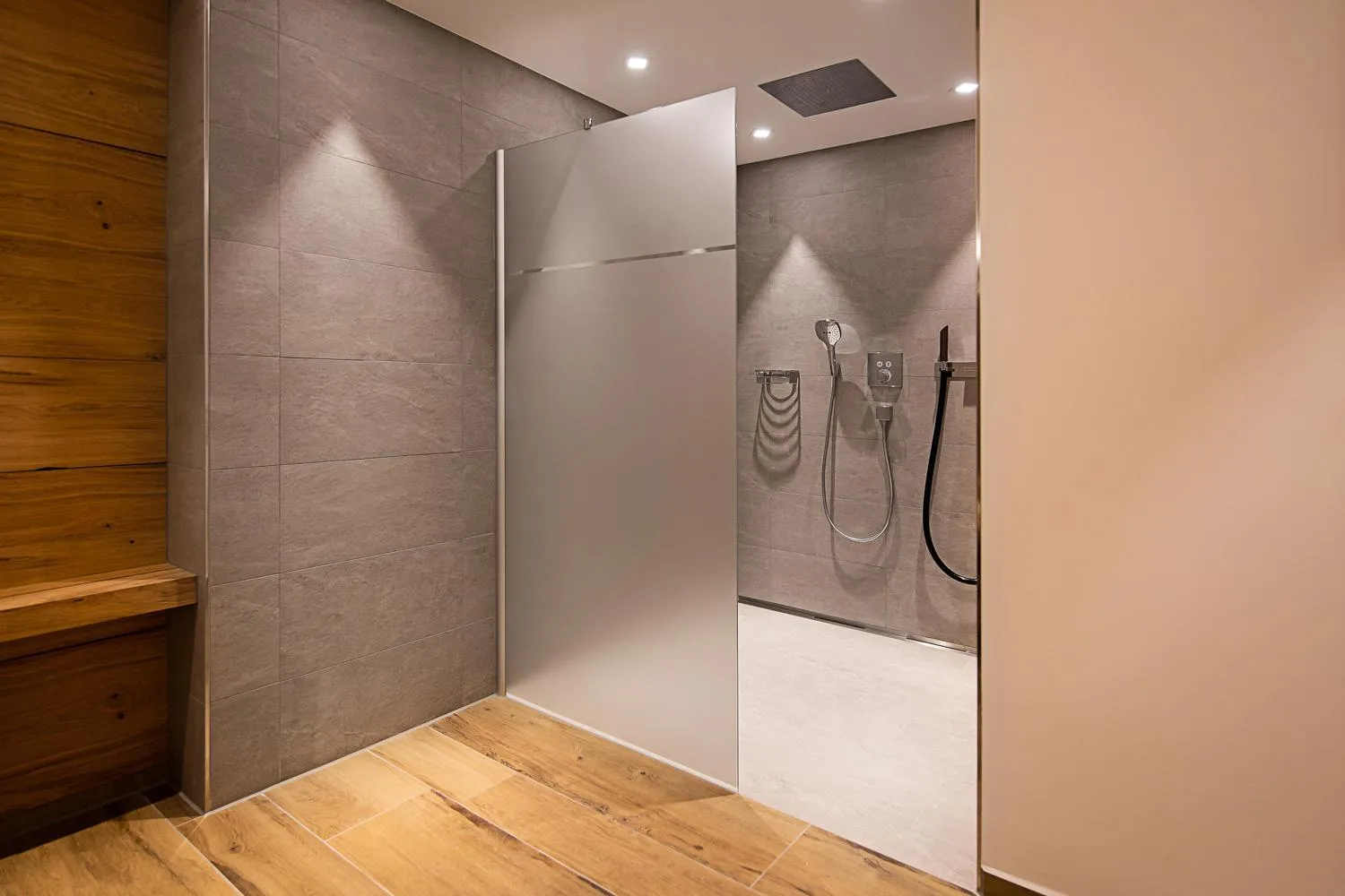 Shower in Hotel Tannenhaus