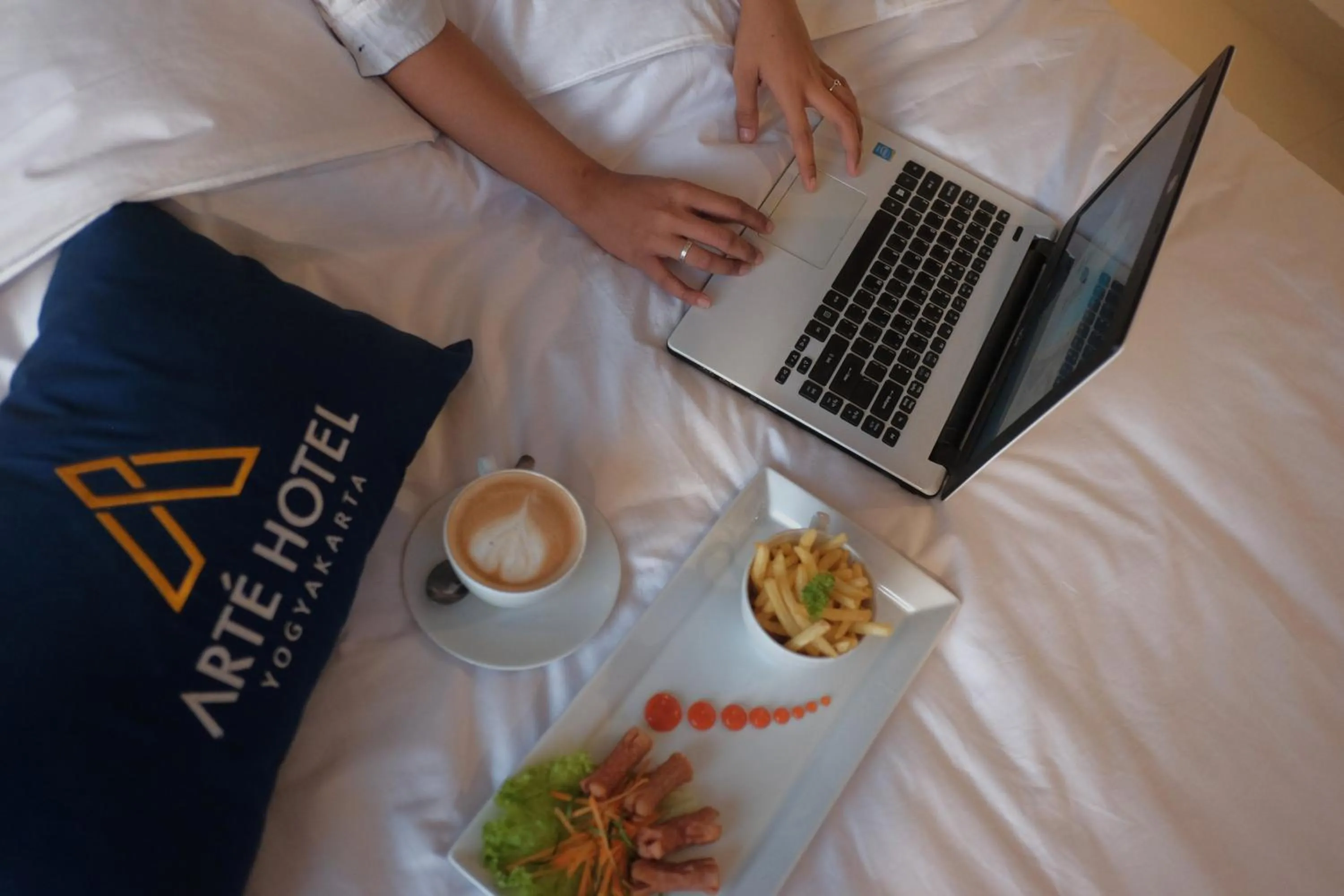 Bed in Arte Hotel Yogyakarta