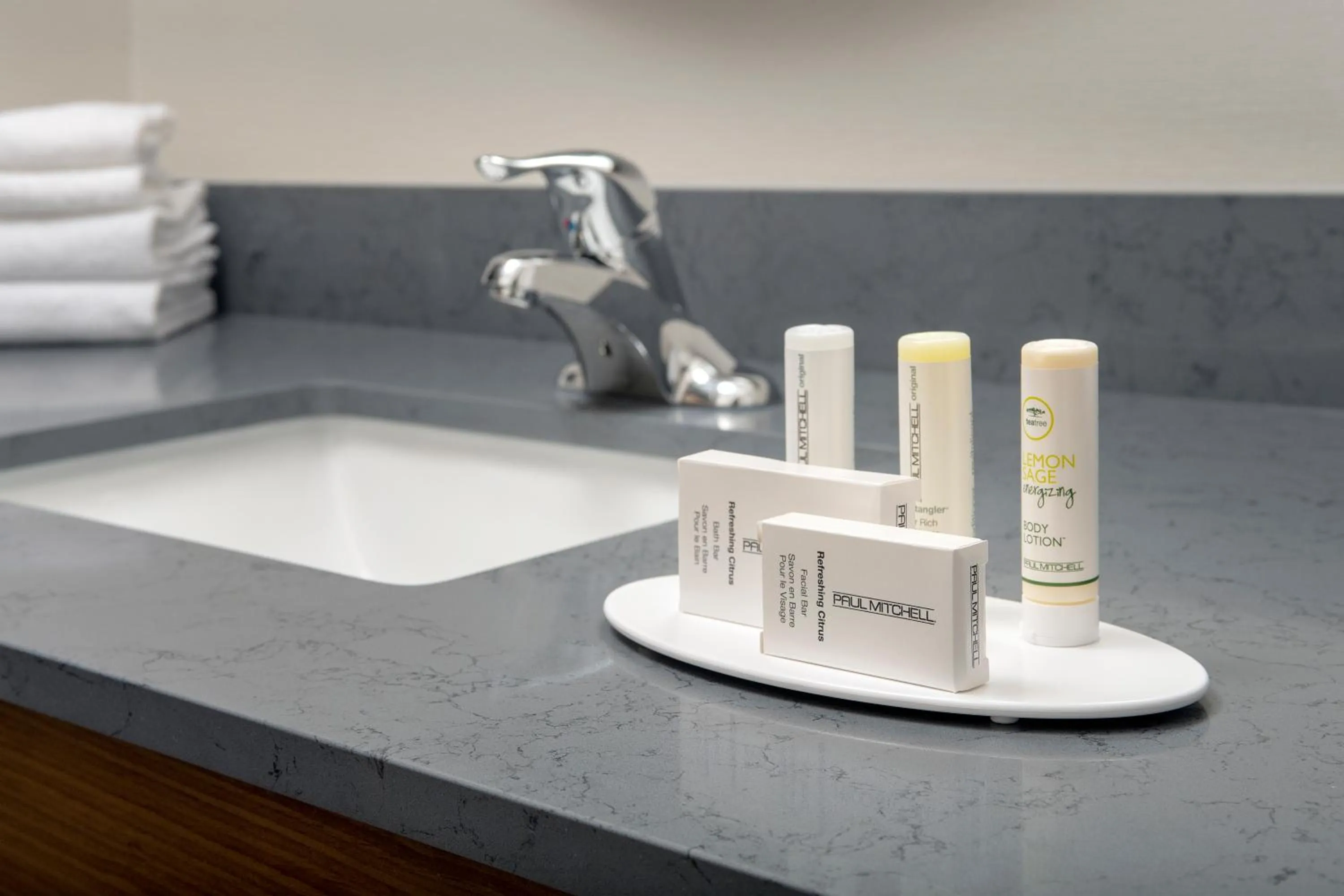 Bathroom in Fairfield Inn & Suites by Marriott Miami Airport West/Doral