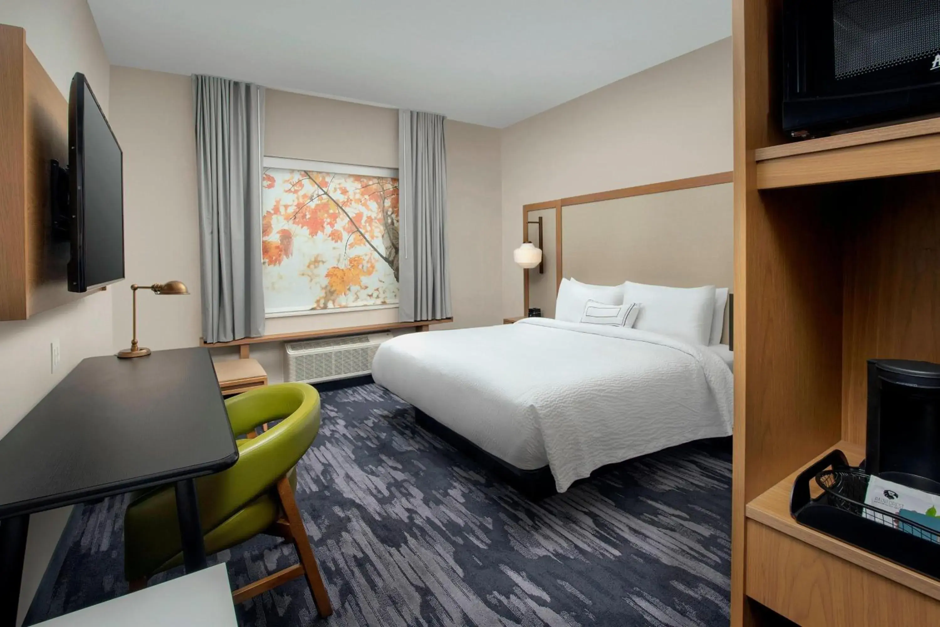 King Room with Roll-in Shower - Mobility and Hearing Accessible in Fairfield Inn & Suites by Marriott Miami Airport West/Doral King Room with Roll-in Shower - Mobility and Hearing Accessible in Fairfield Inn & Suites by Marriott Miami Airport West/Doral