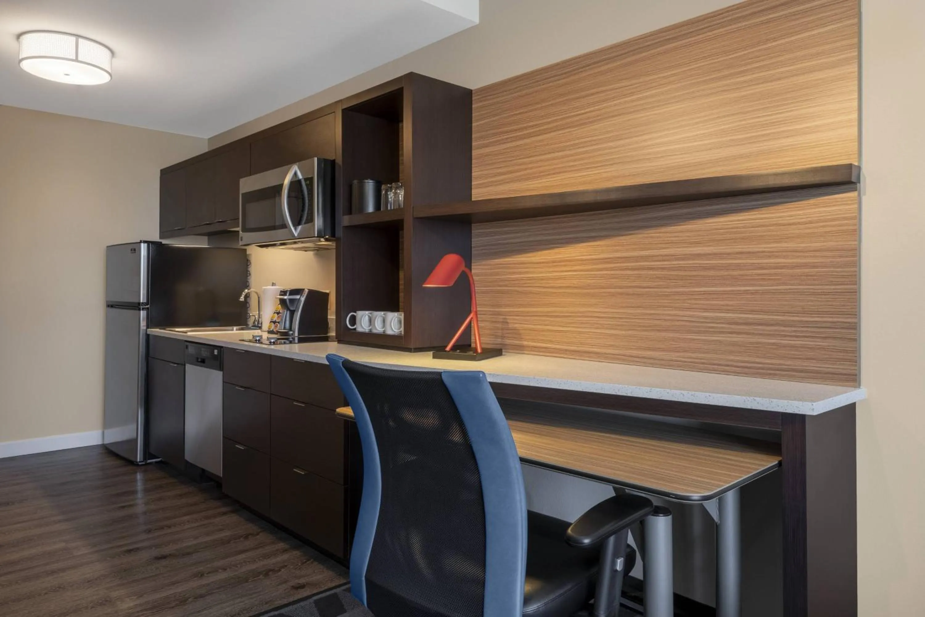 Kitchen or kitchenette in TownePlace Suites by Marriott St. Louis Edwardsville, IL