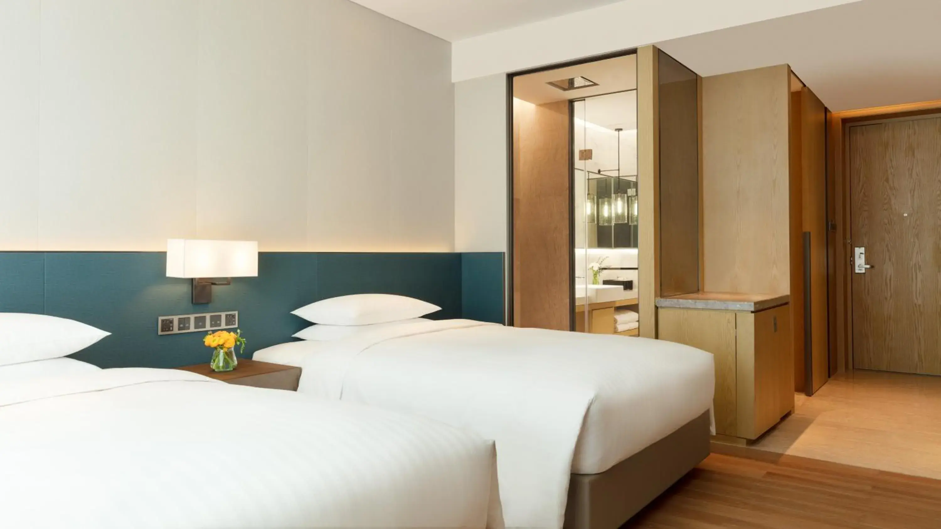 Deluxe, Guest room, 2 Twin/Single Bed(s), City view in Courtyard by Marriott Shenzhen Bay Deluxe, Guest room, 2 Twin/Single Bed(s), City view in Courtyard by Marriott Shenzhen Bay