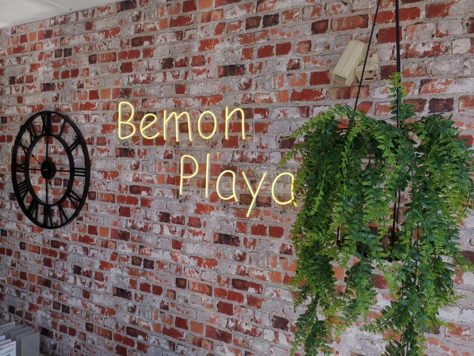 Restaurant/places to eat in Hotel Bemon Playa