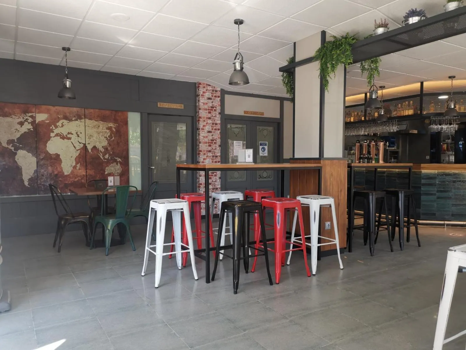 Restaurant/places to eat in Hotel Bemon Playa