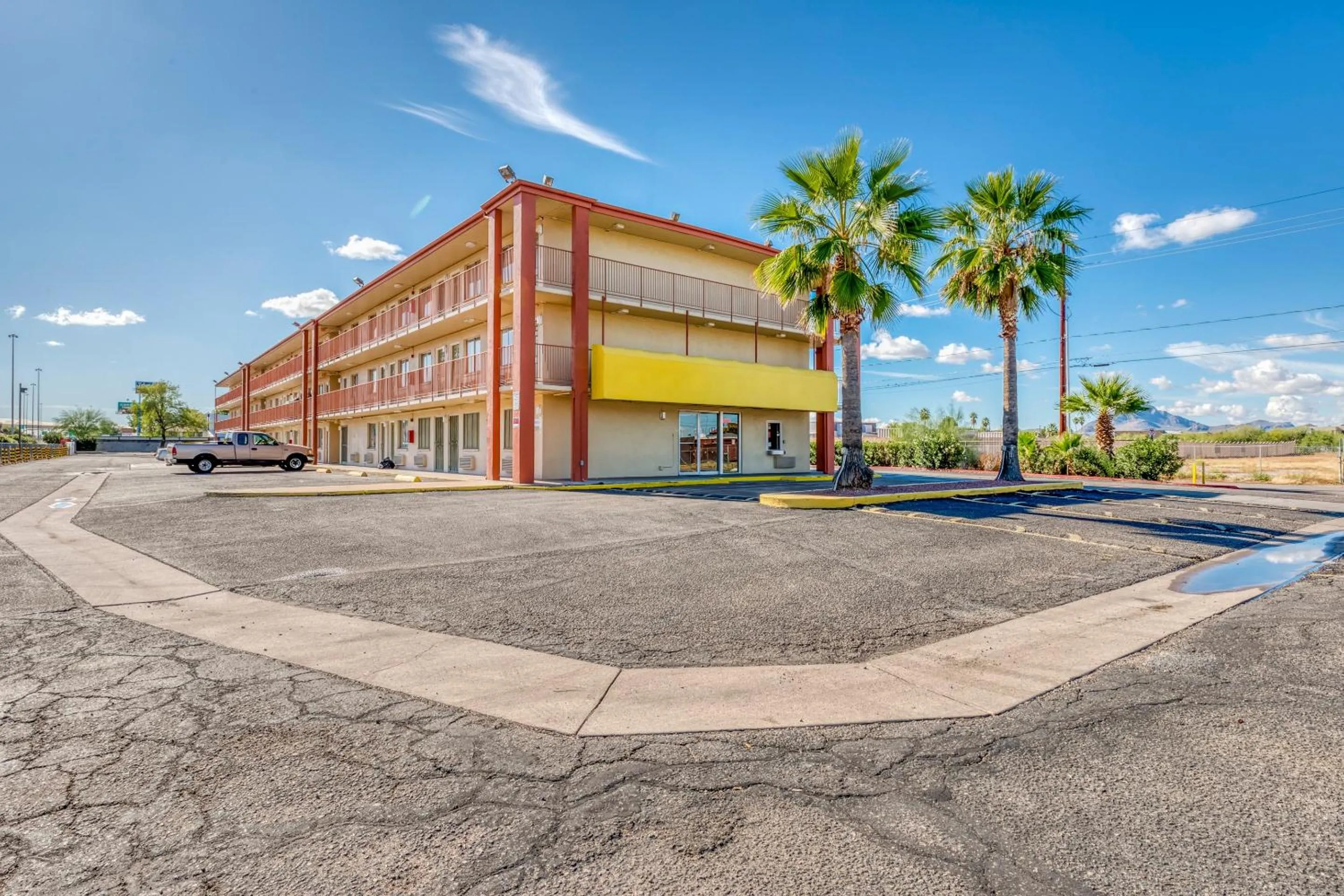 Facade/entrance, Garden in OYO Hotel Tucson Downtown