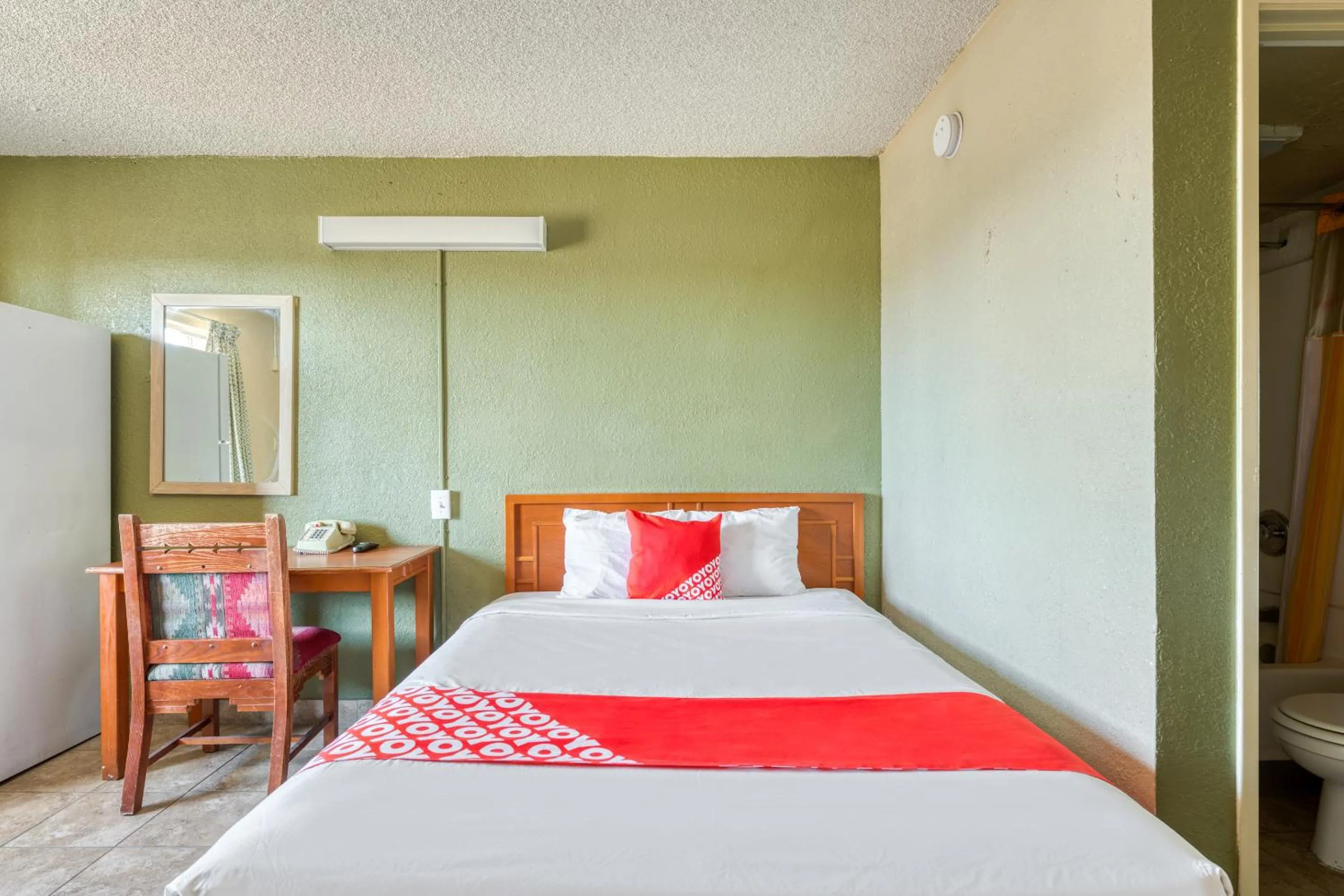 Bedroom in OYO Hotel Tucson Downtown