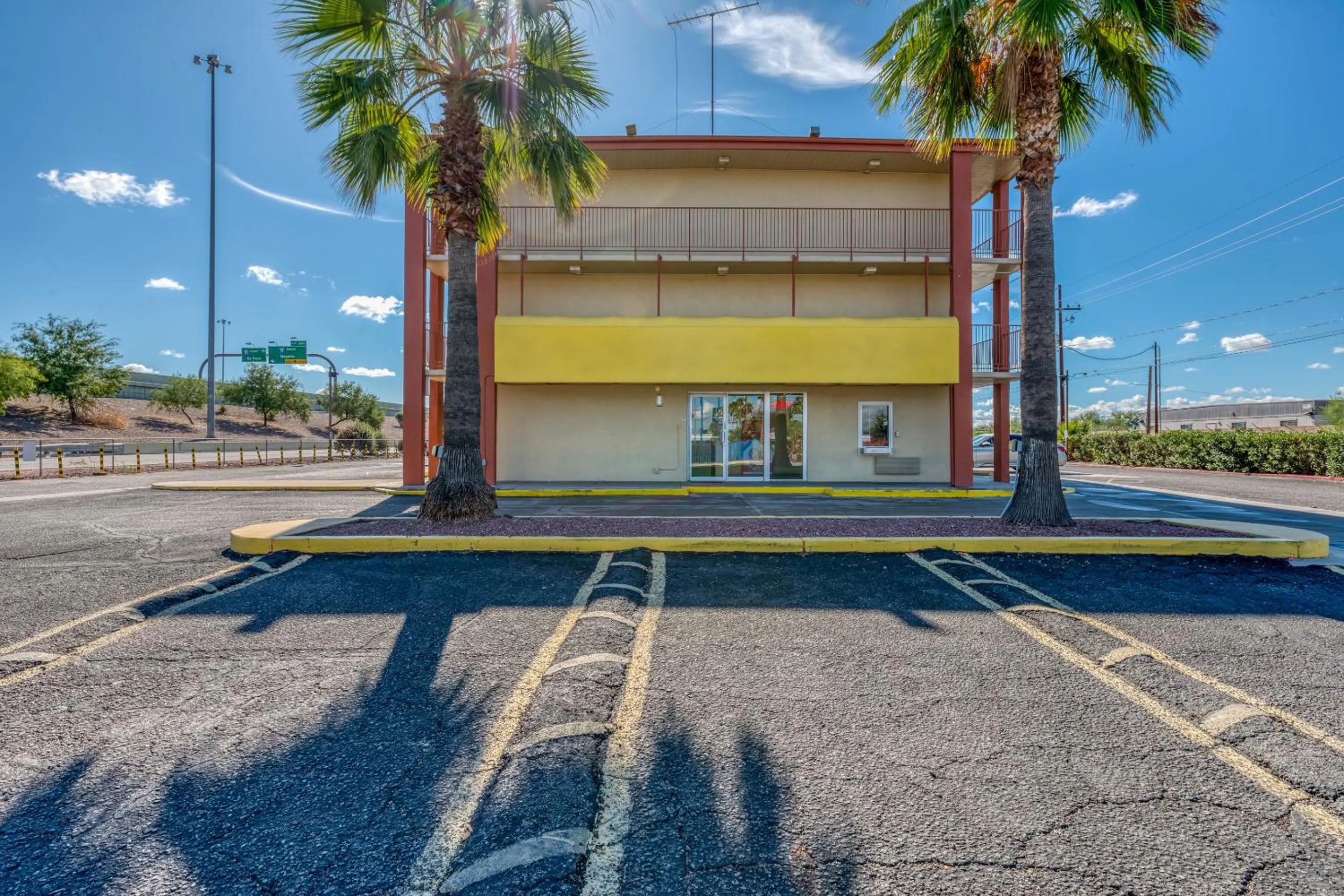Facade/entrance, Property Building in OYO Hotel Tucson Downtown