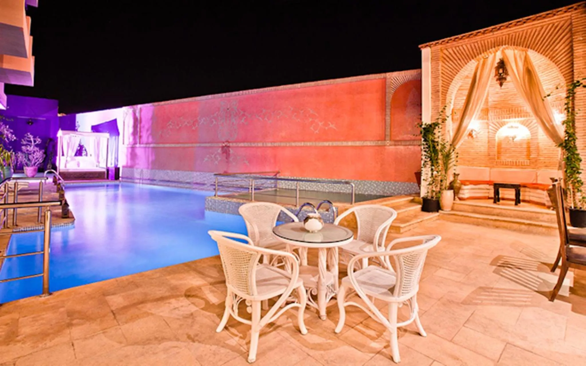 Swimming pool in Hotel Lawrence d'Arabie