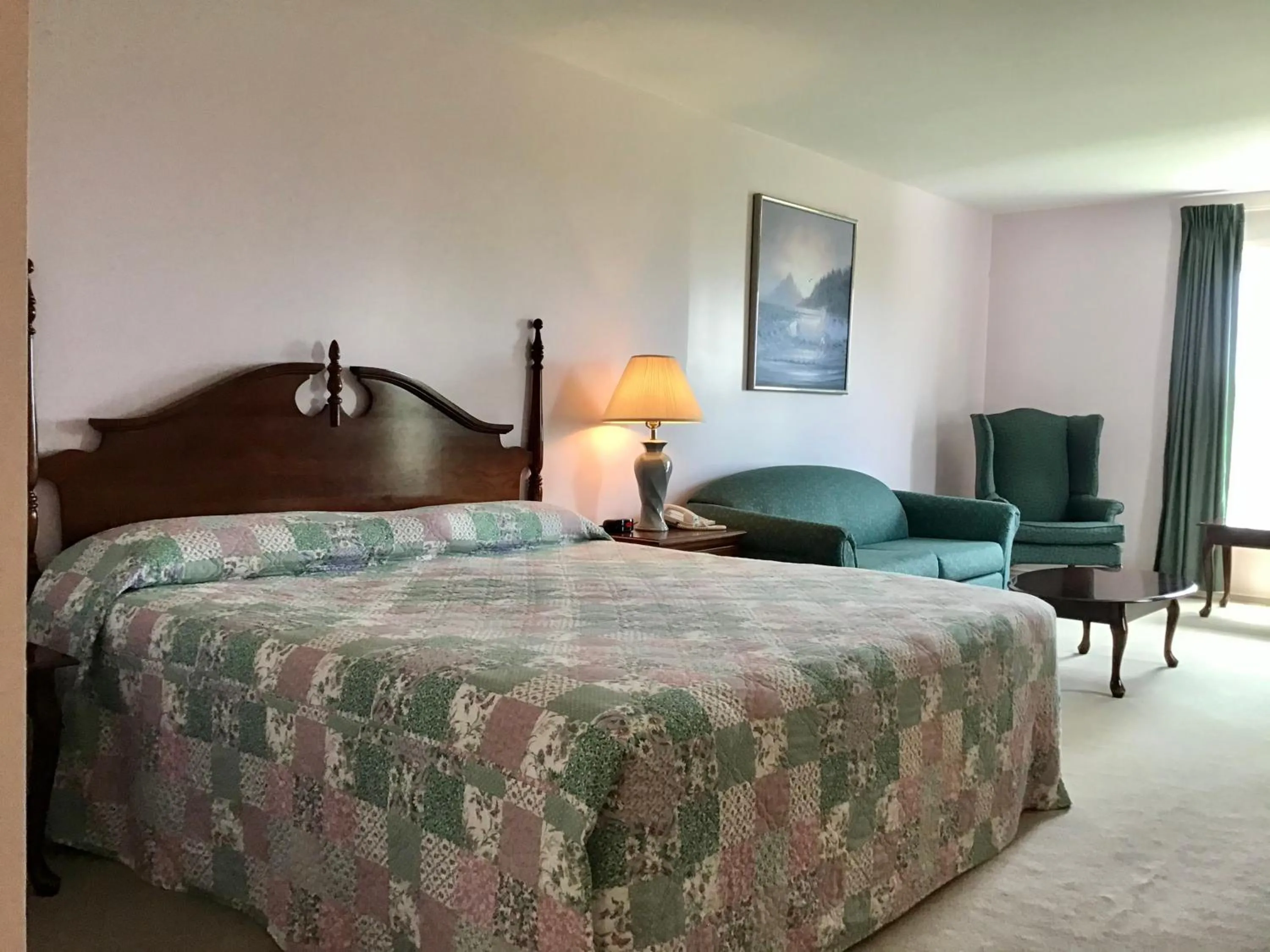 Bed in Rollo Bay Inn