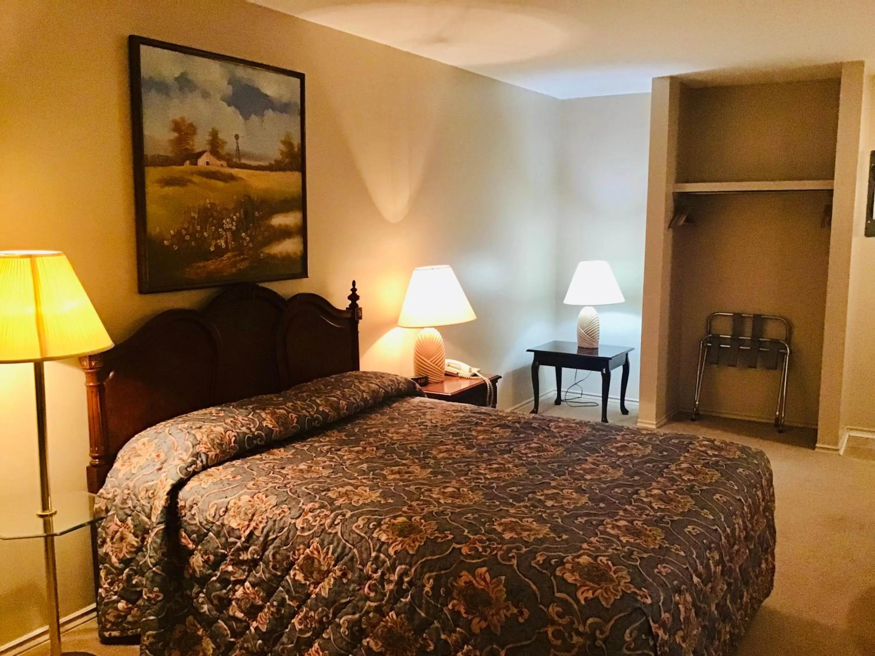 Bed in Rollo Bay Inn