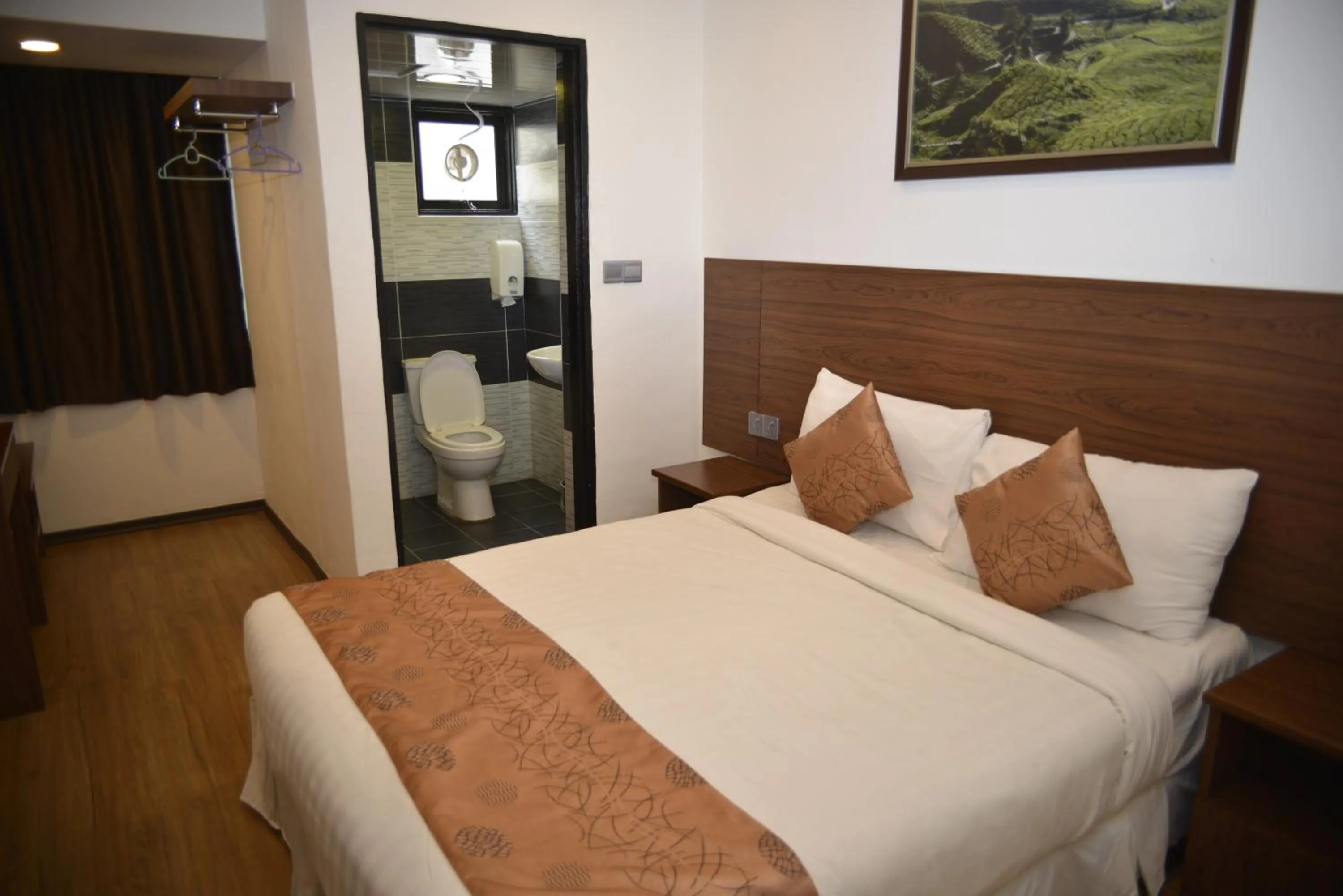 Bed in Highlanders Hotel