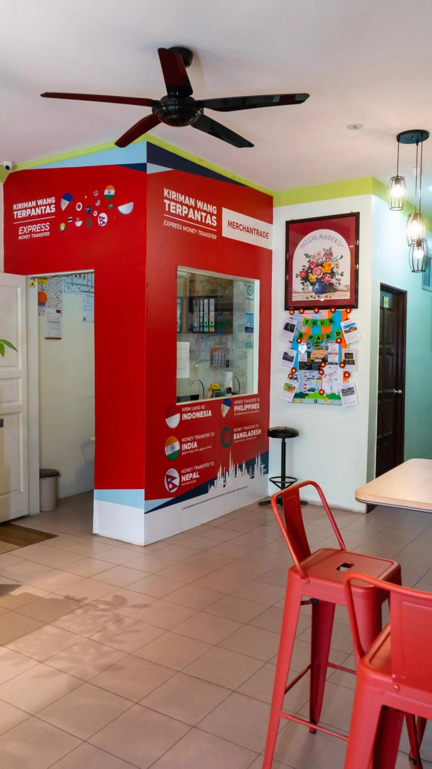 Dining area in Highlanders Hotel