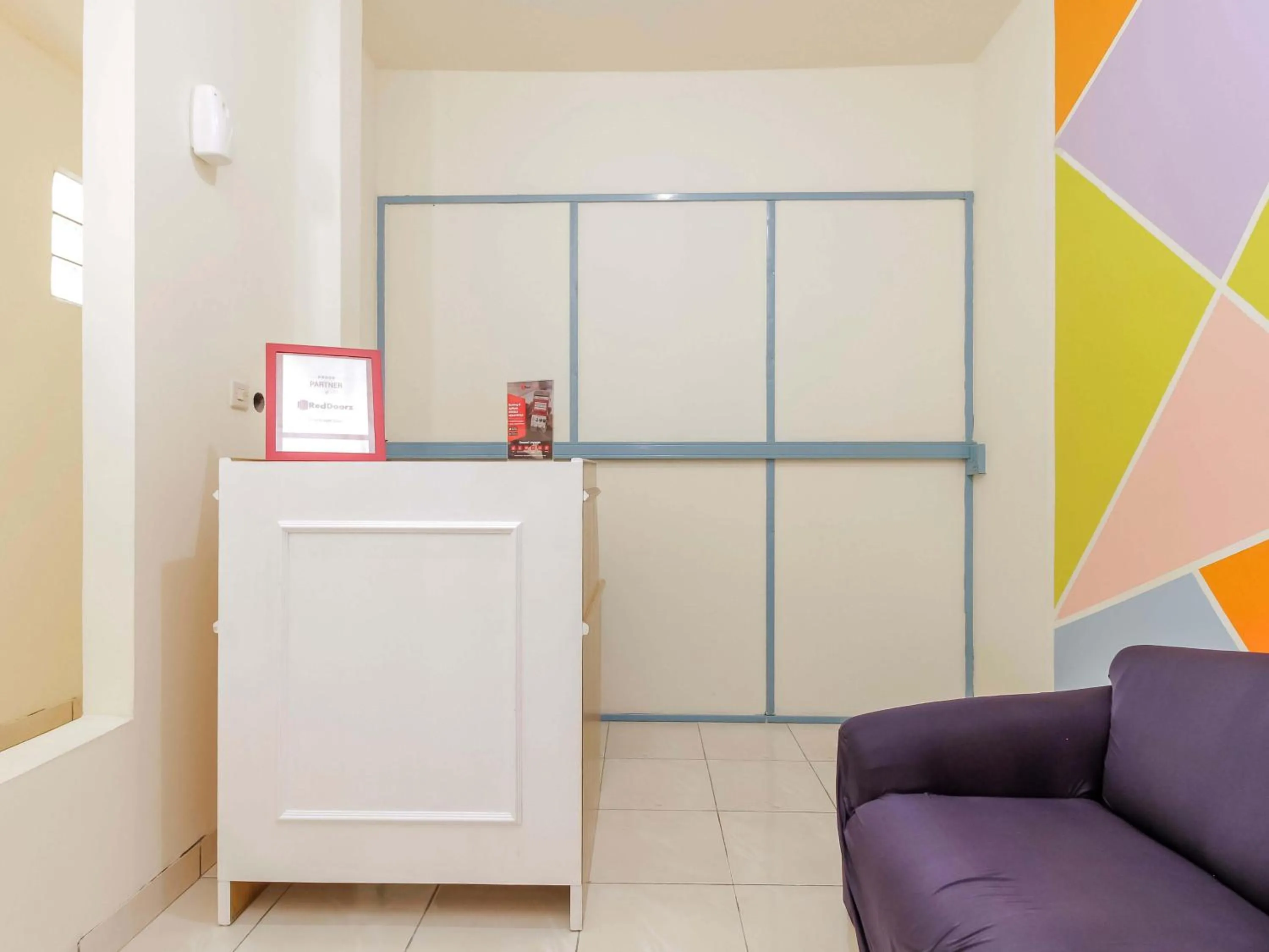 Lobby or reception in RedDoorz @ Tanjung Duren