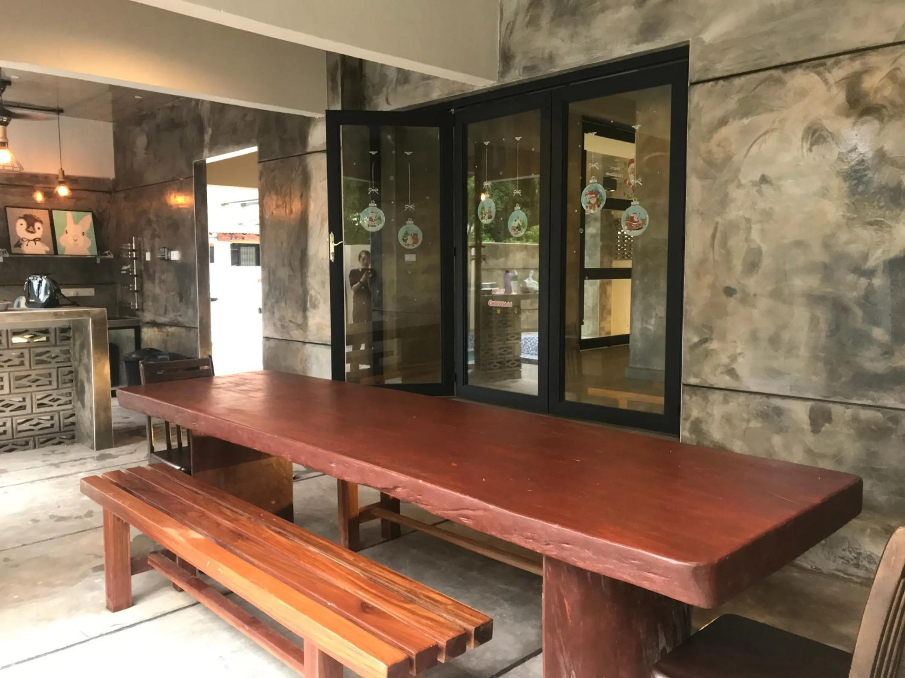 Communal kitchen in LE LODGE MANSION
