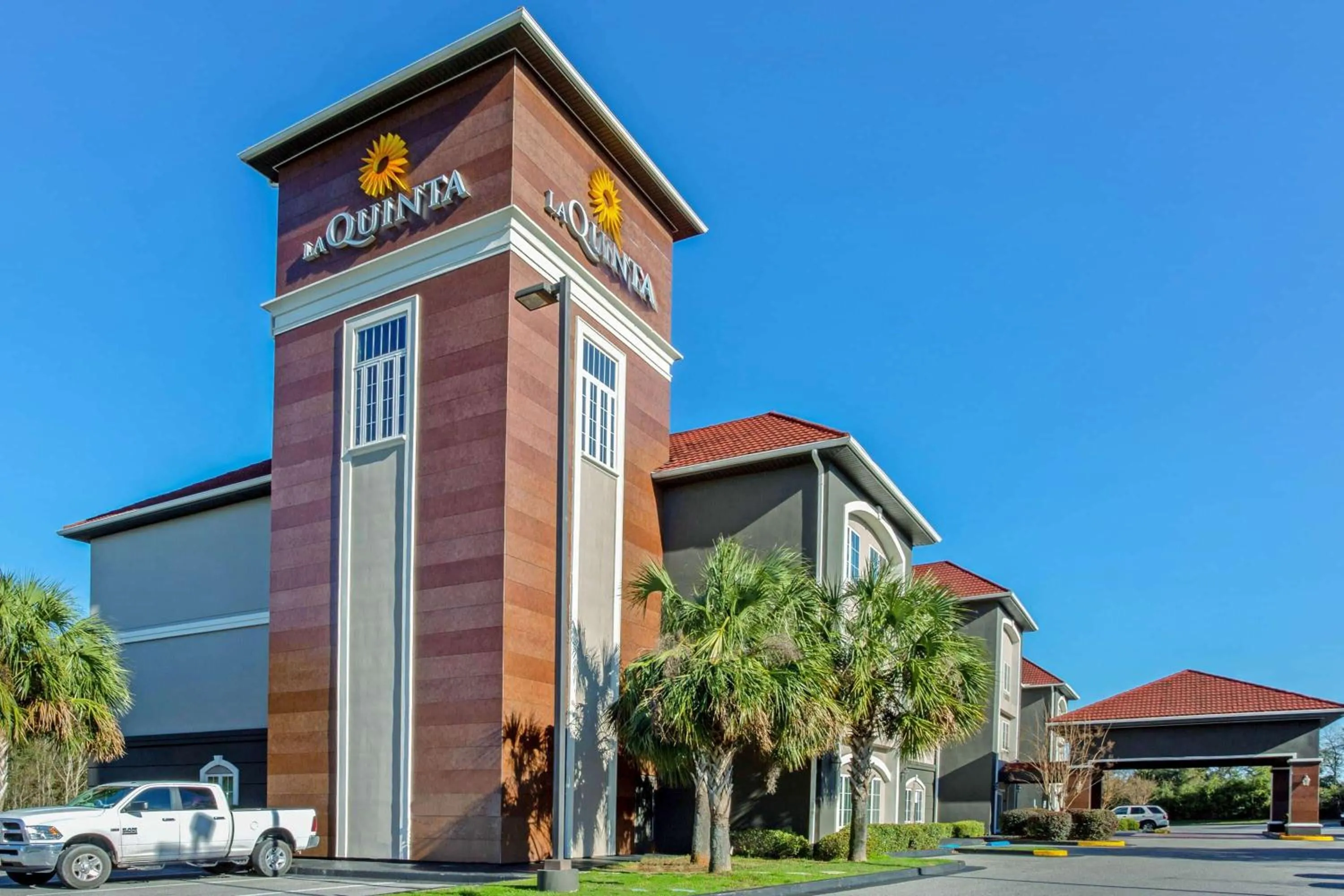 Property building in Stay Express Inn & Suites - Mobile, AL