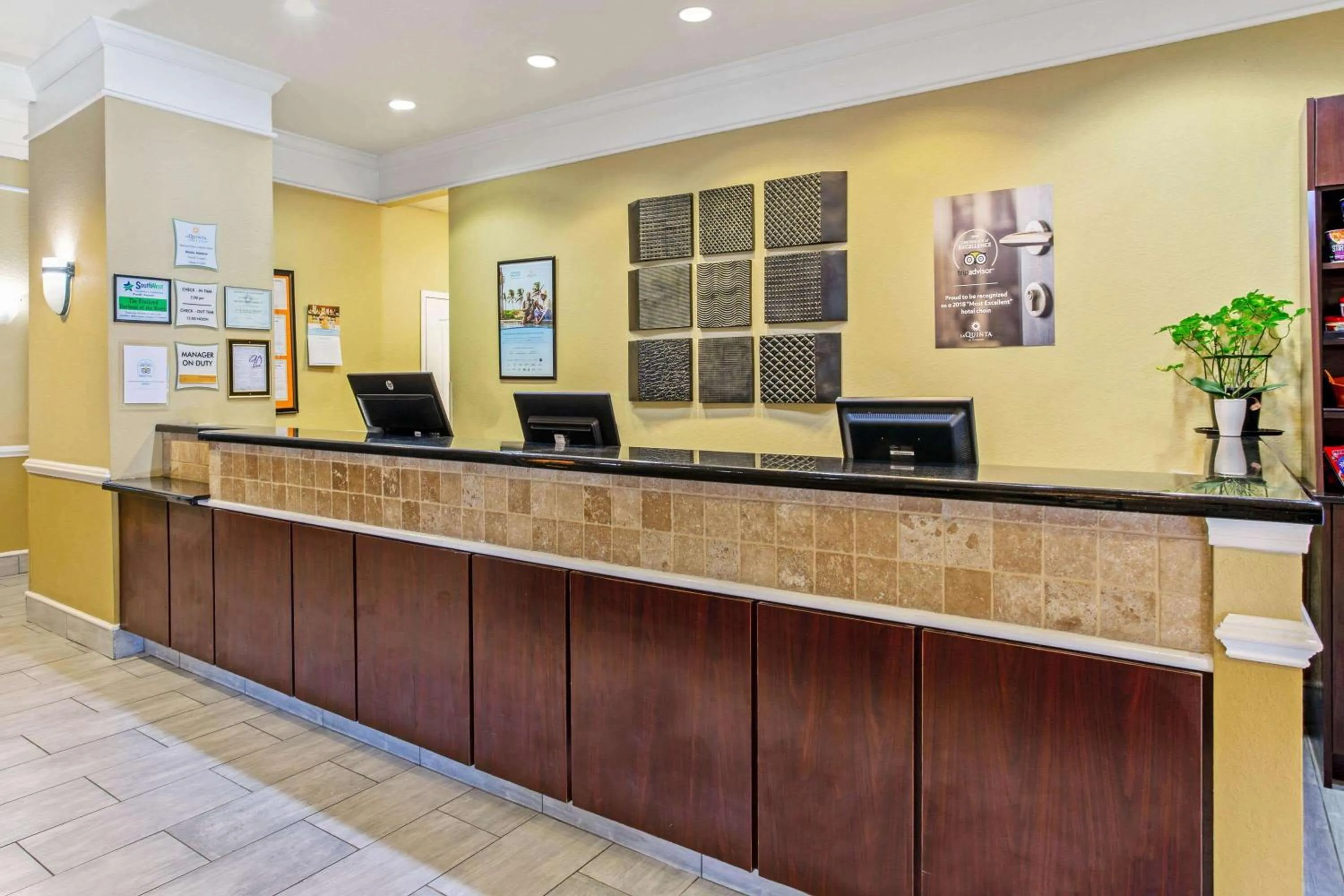 Lobby or reception in Stay Express Inn & Suites - Mobile, AL